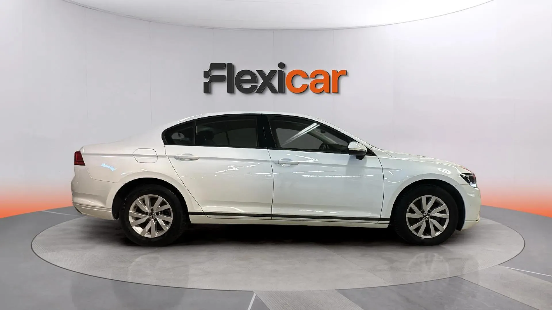 Volkswagen Passat 2.0 TDI DSG - foto 8