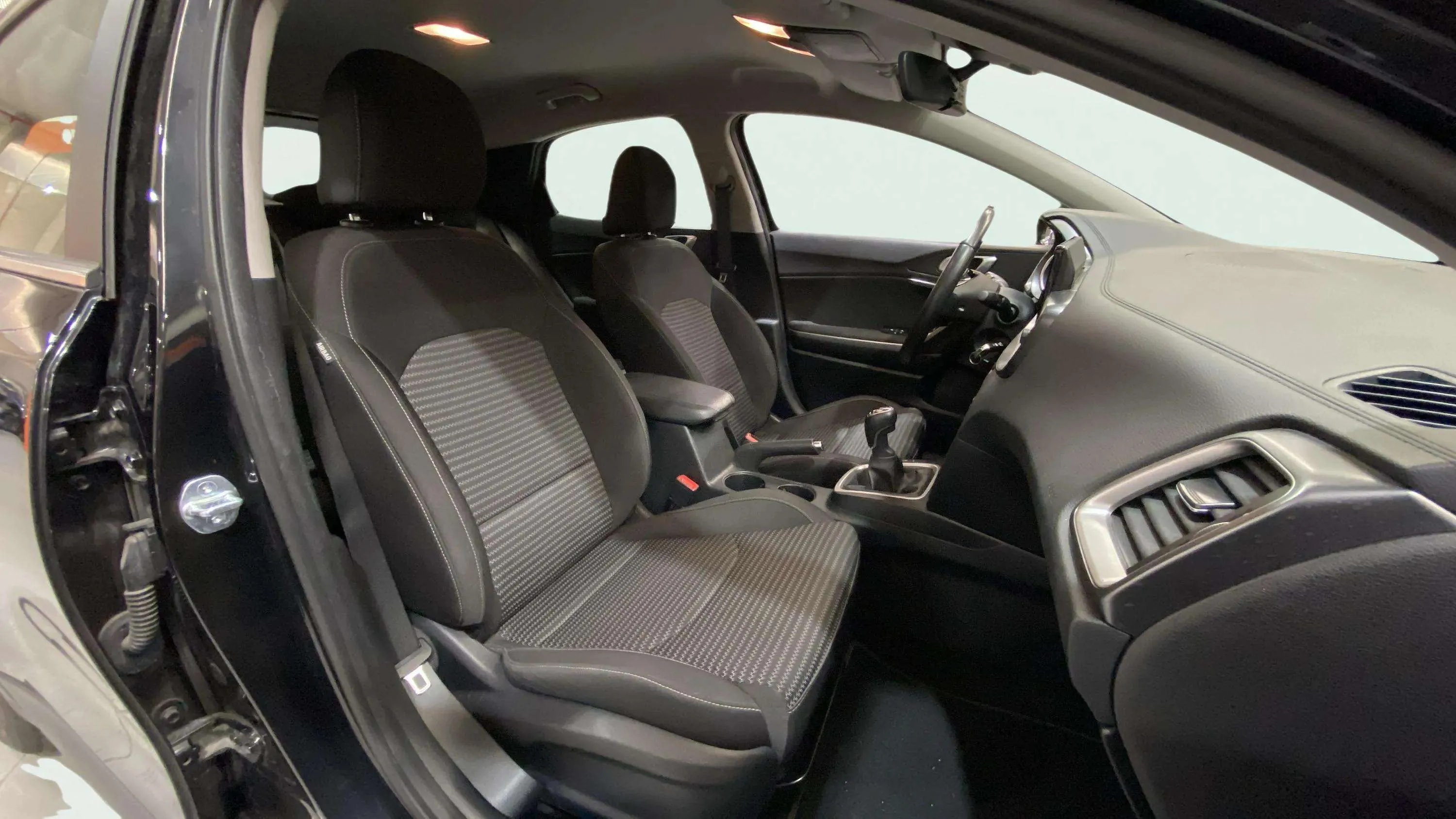 Kia XCeed 1.5 T-GDi Drive - foto 11