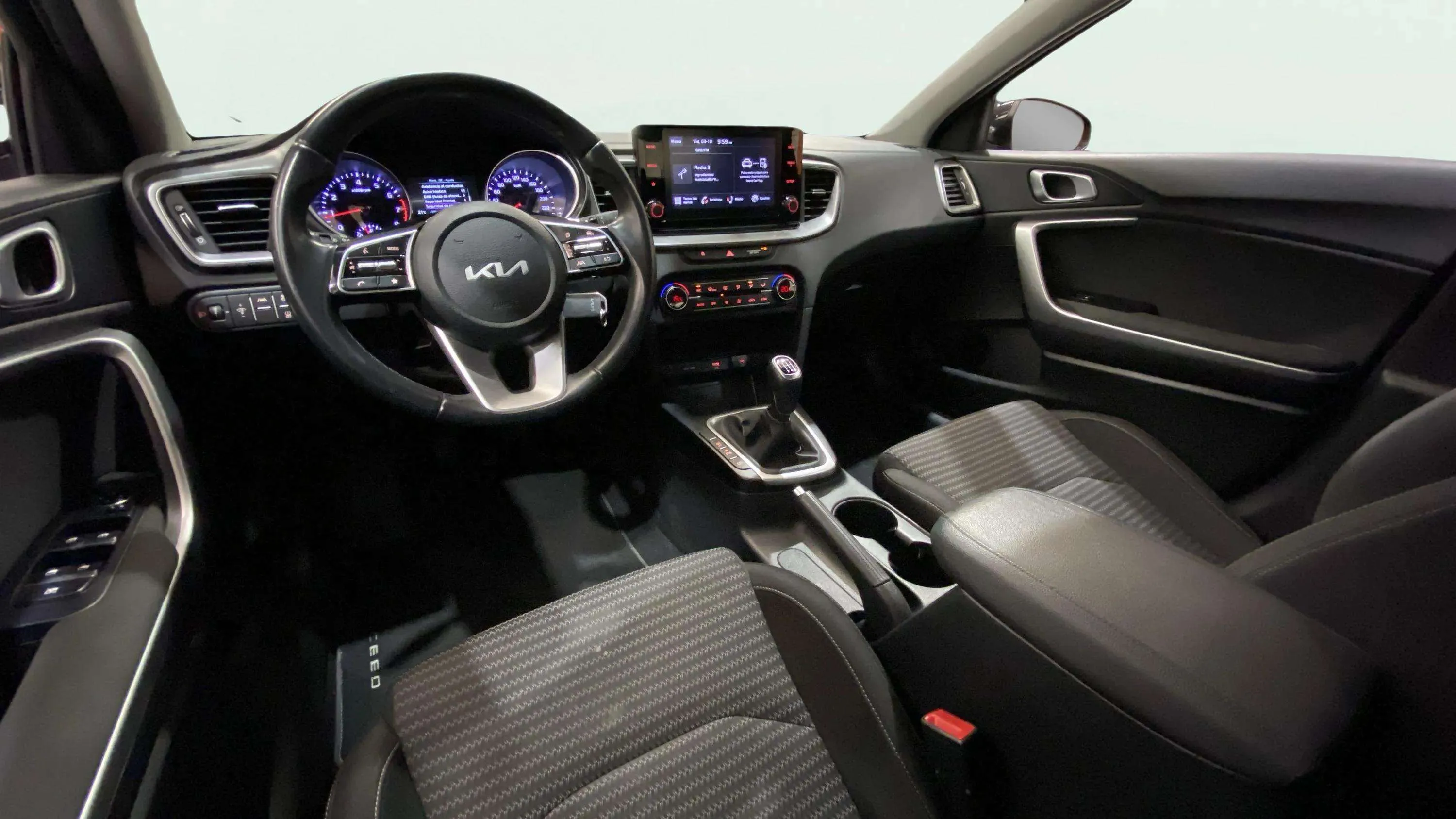 Kia XCeed 1.5 T-GDi Drive - foto 30