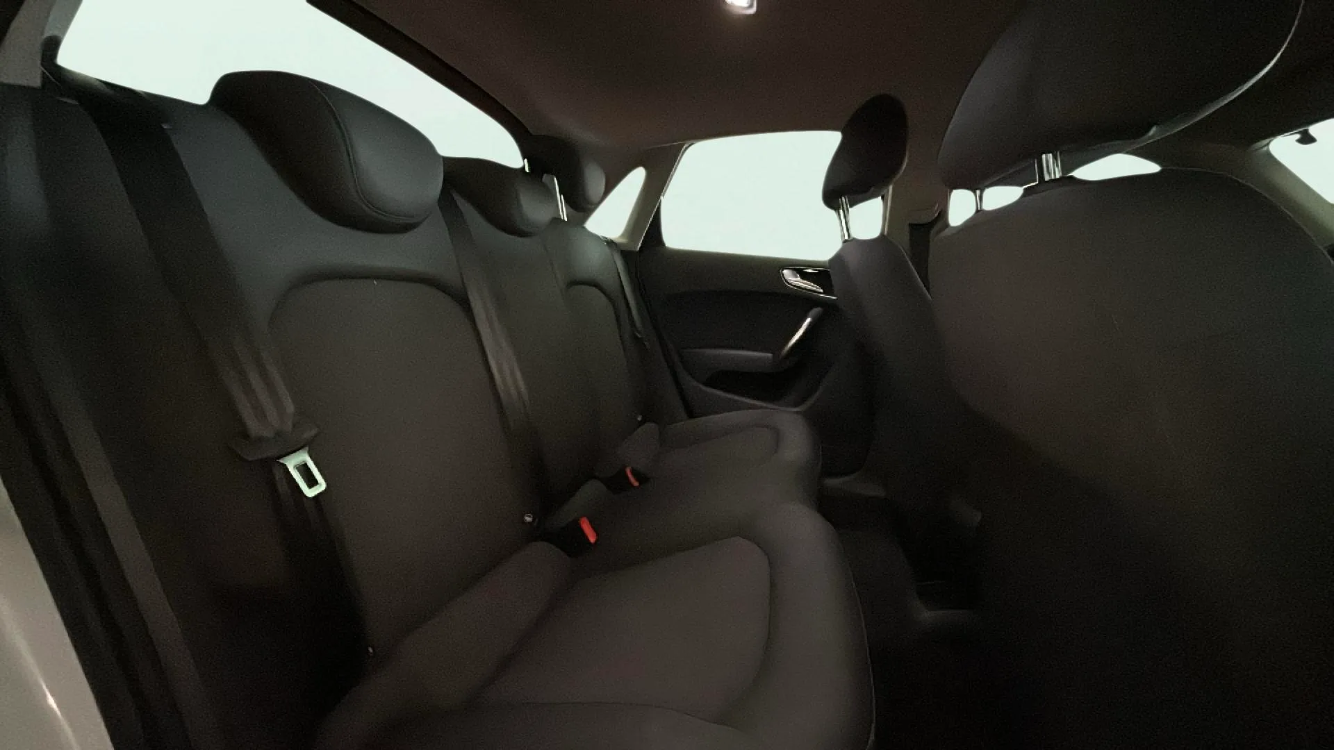 Audi A1 Sportback 1.4 TDI ultra Adrenalin - foto 8