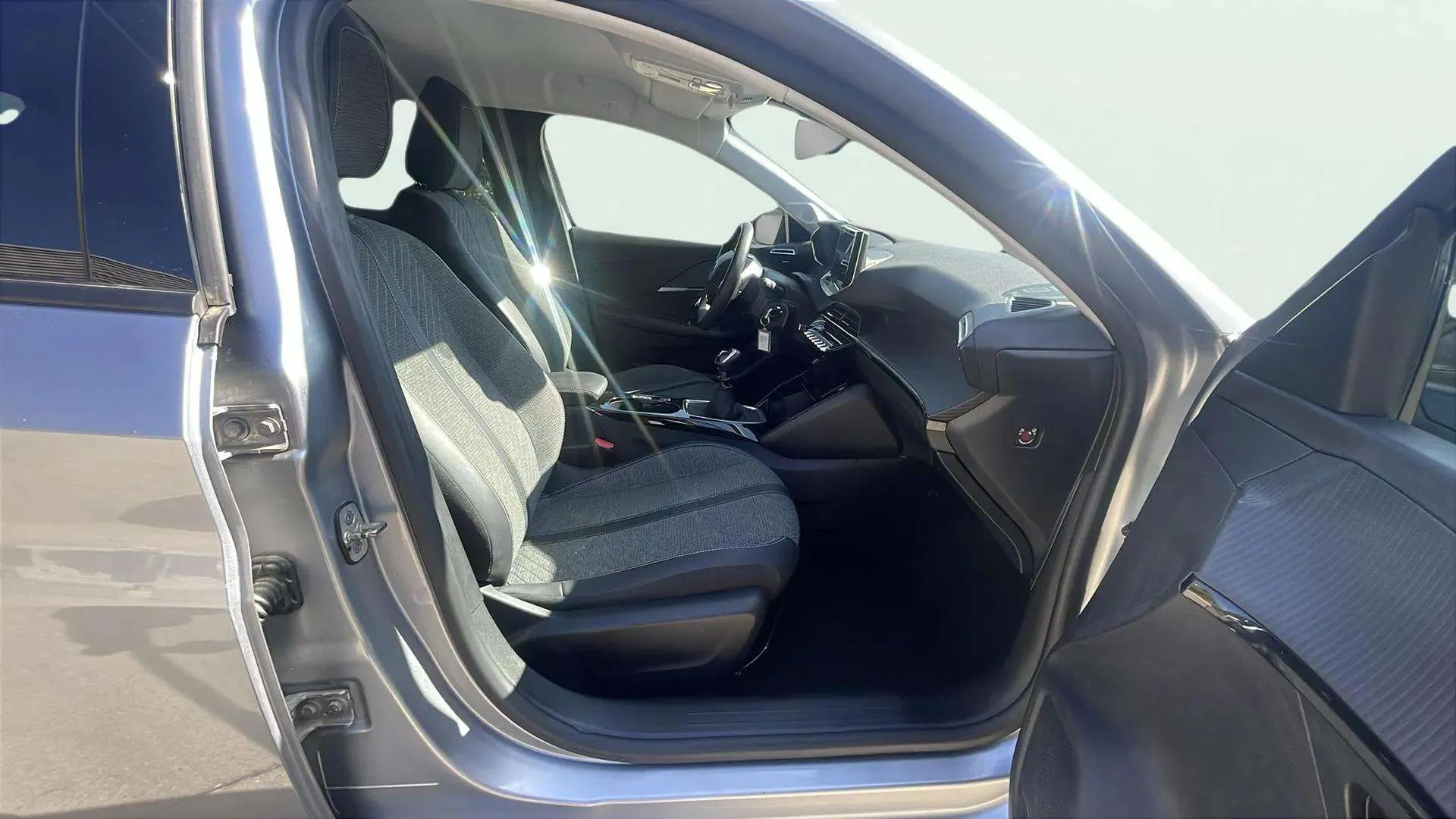 Peugeot 208 Allure PureTech 100 - foto 9
