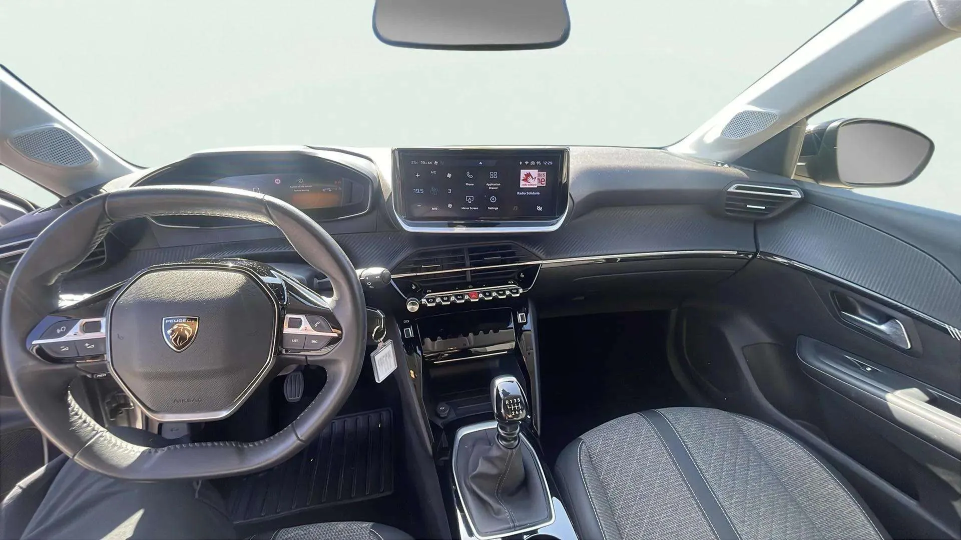 Peugeot 208 Allure PureTech 100 - foto 6