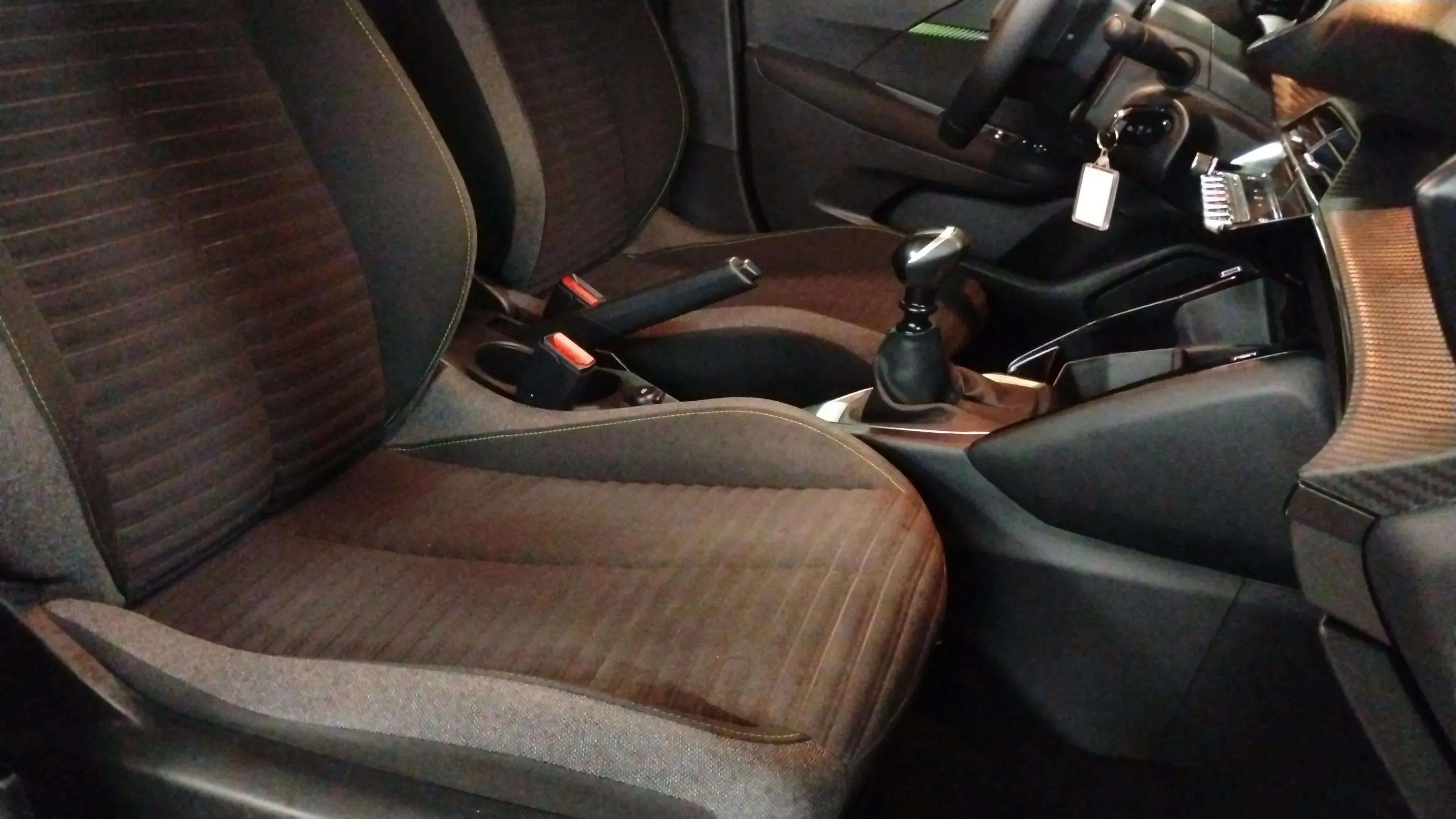 Peugeot 208 Allure PureTech 100 - foto 11