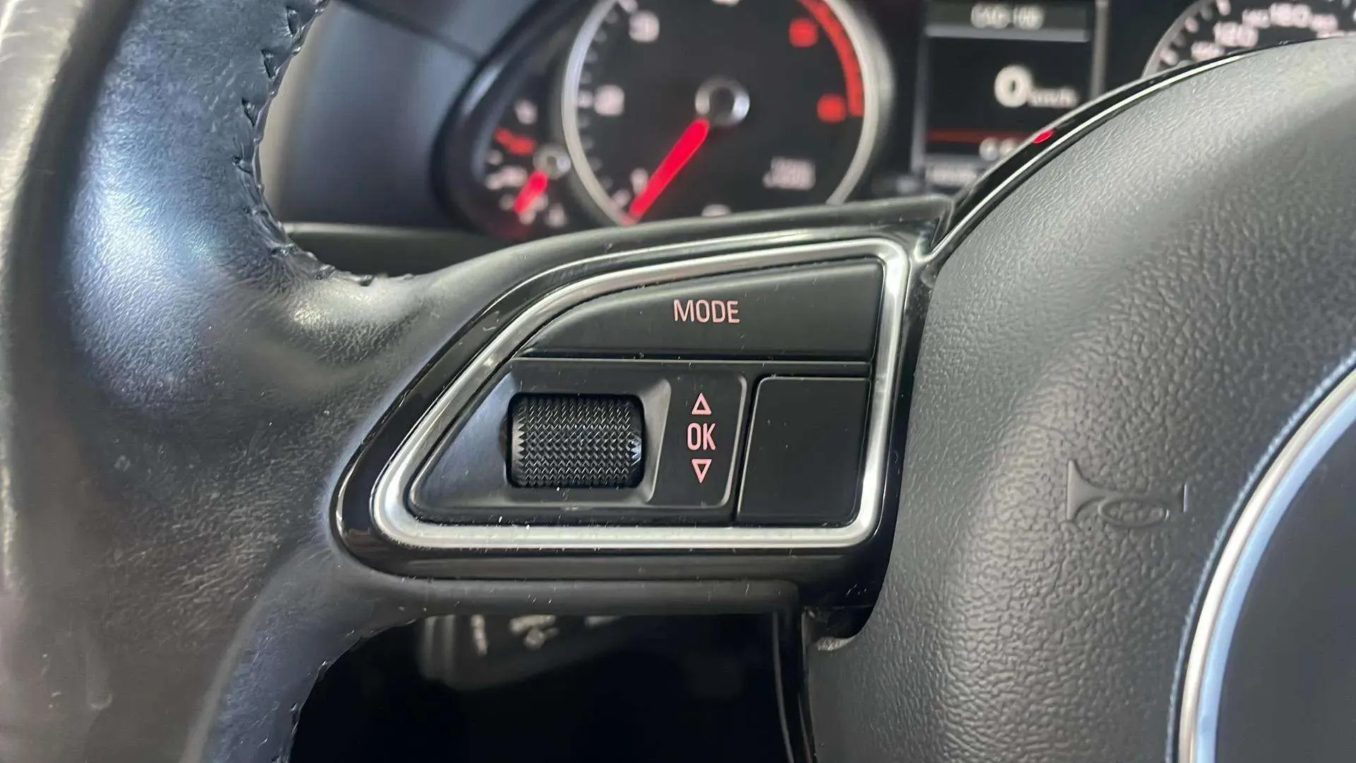 Audi Q5 2.0 TDI ultra S line edition - foto 24