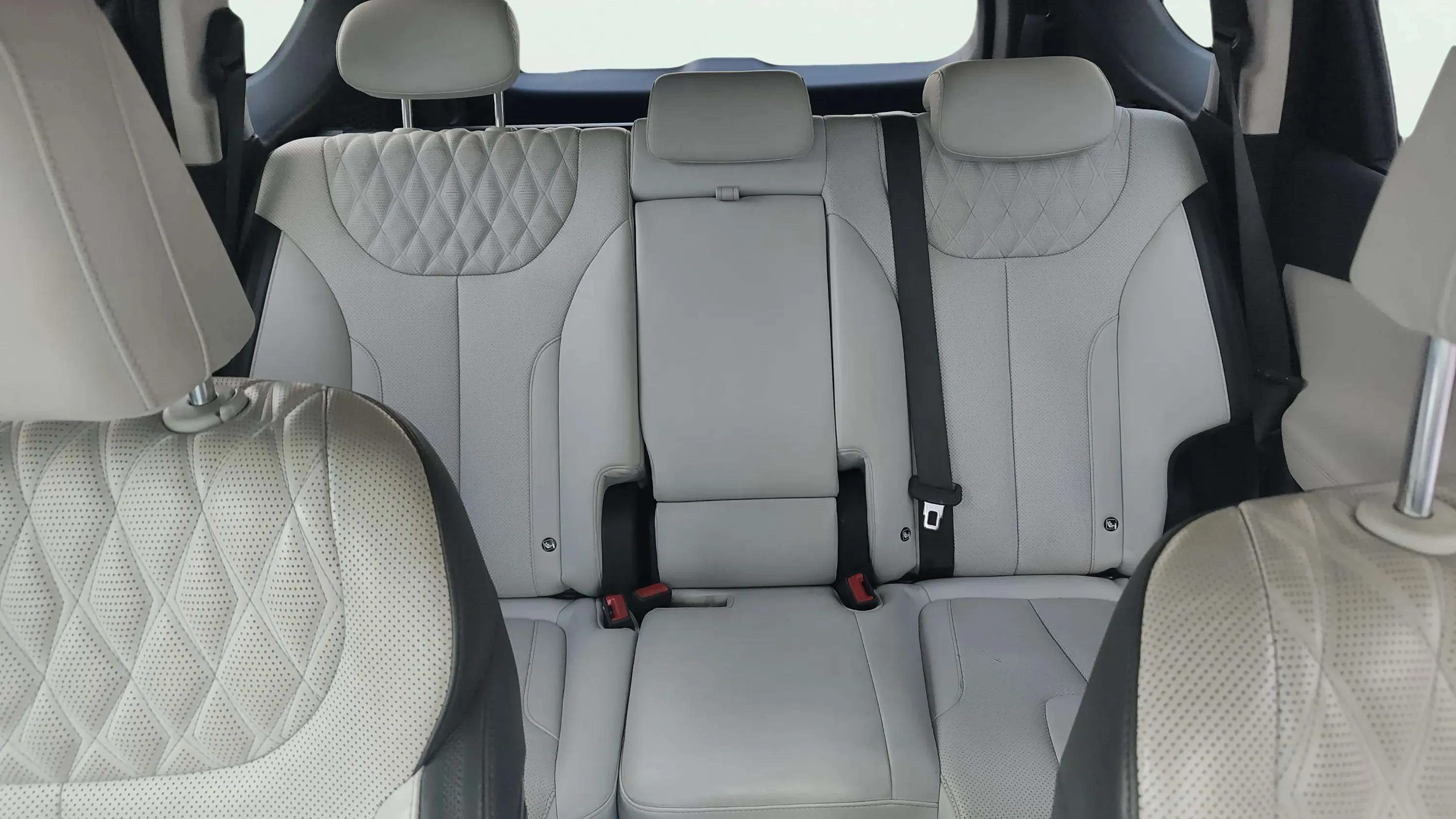 Hyundai Santa Fe 1.6 T-GDi PHEV Style 4x4 - foto 12