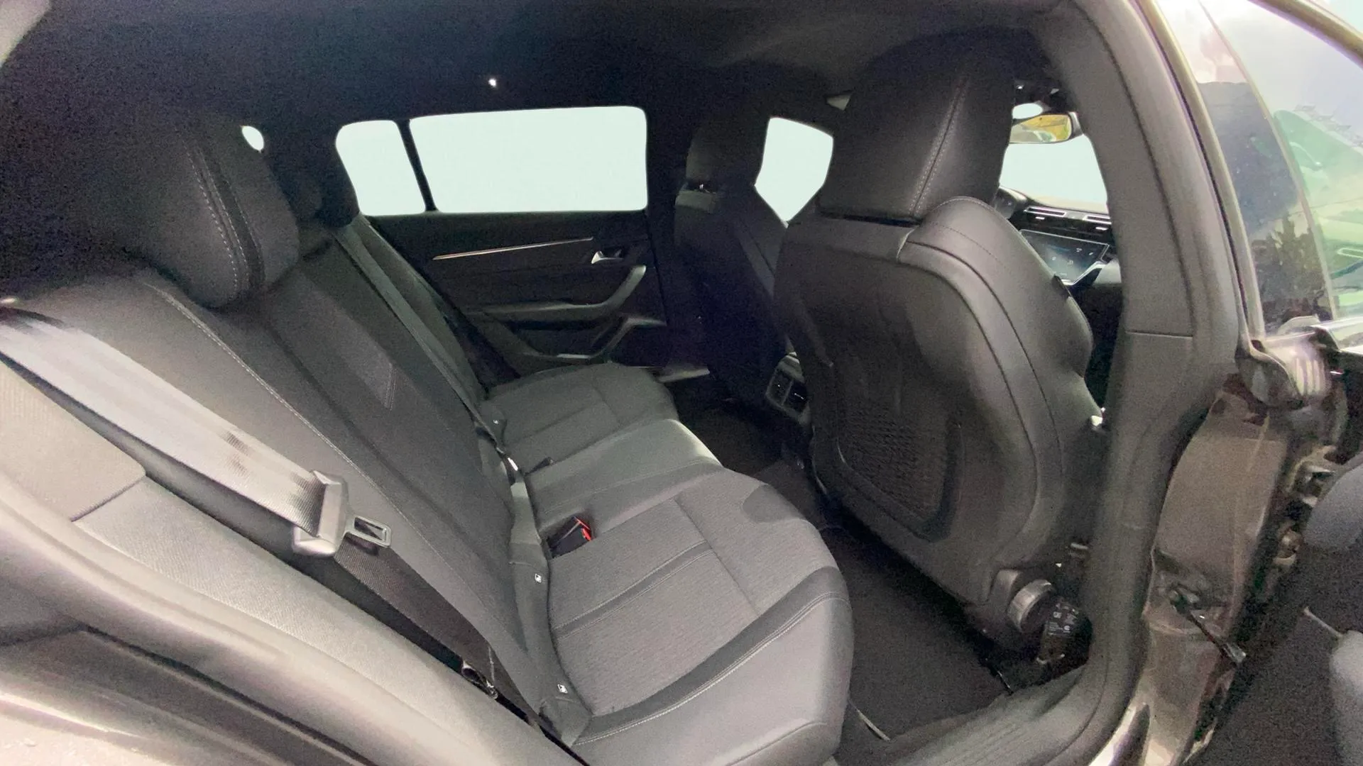 Peugeot 508 SW Allure Pack PureTech 130 EAT8 - foto 11