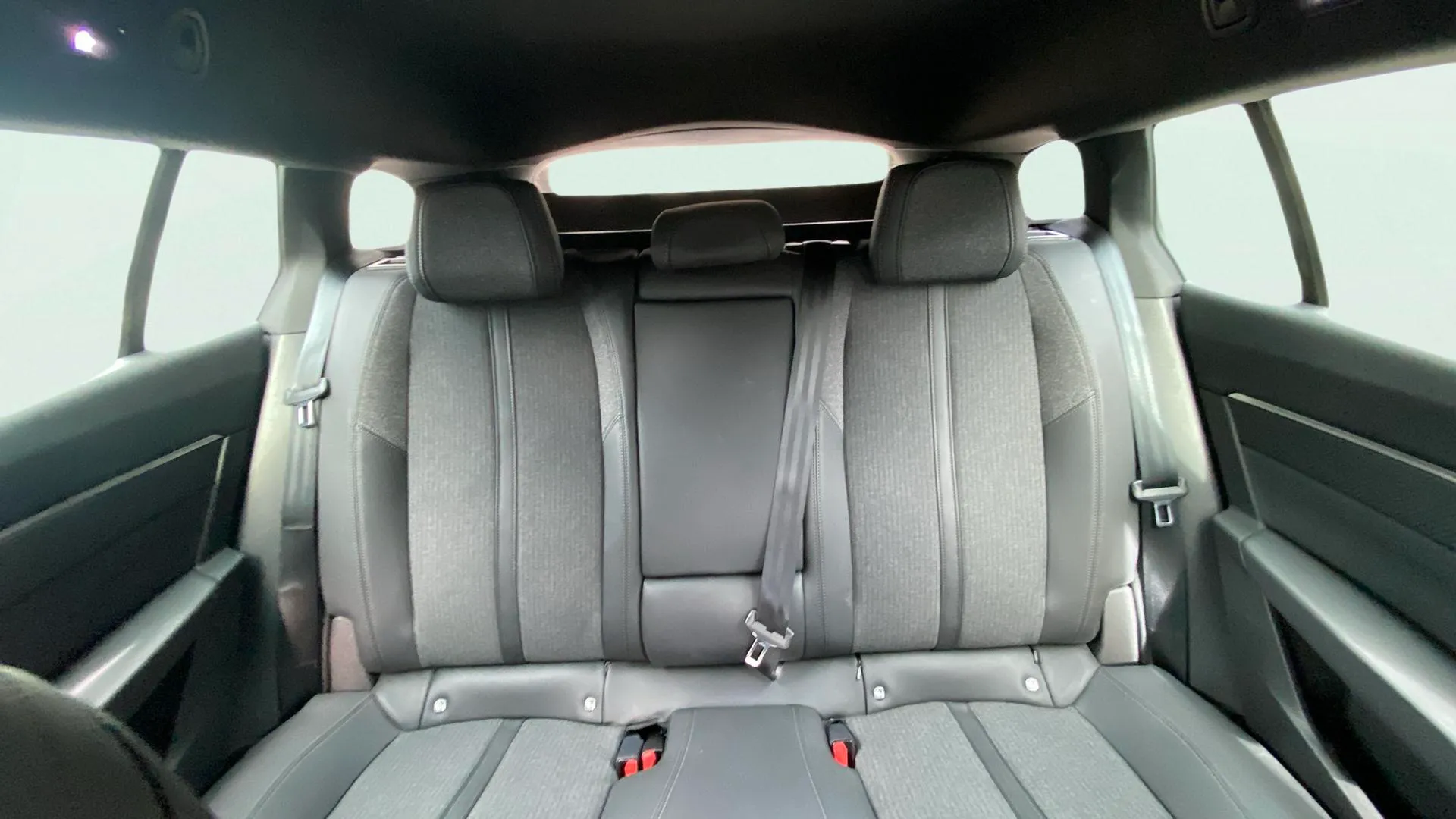 Peugeot 508 SW Allure Pack PureTech 130 EAT8 - foto 23