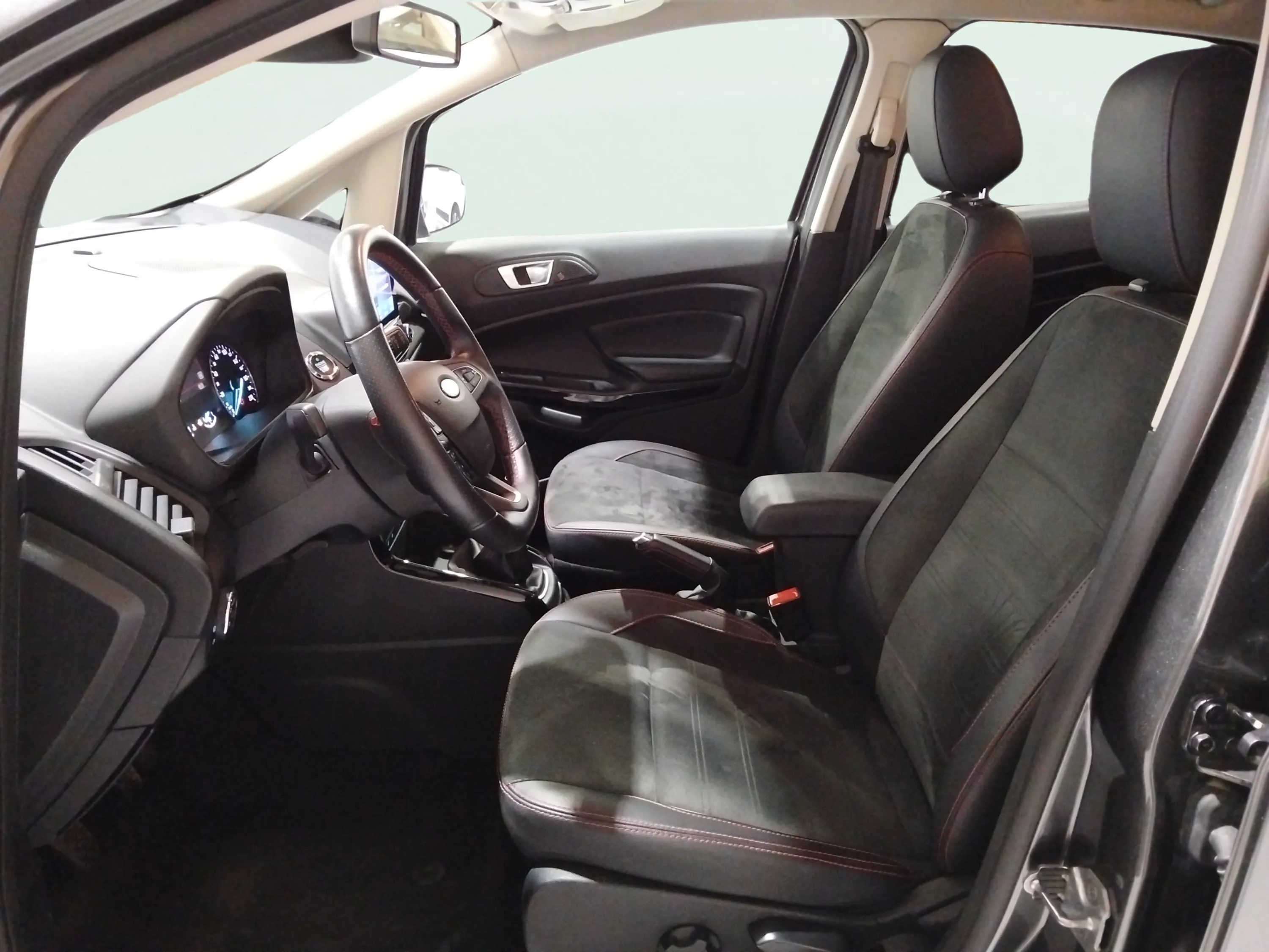Ford EcoSport 1.0T EcoBoost ST Line - foto 14