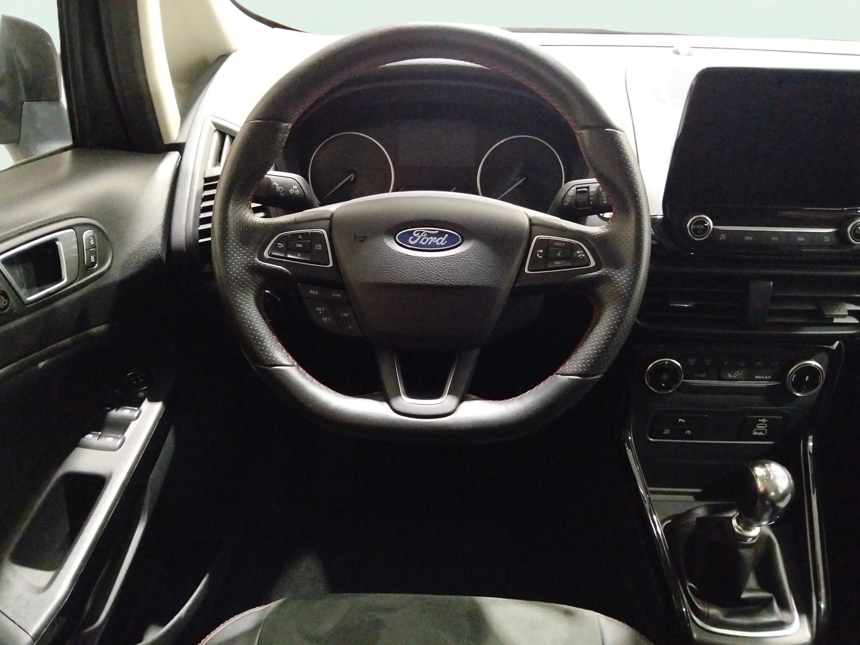 Ford EcoSport 1.0T EcoBoost ST Line - foto 11