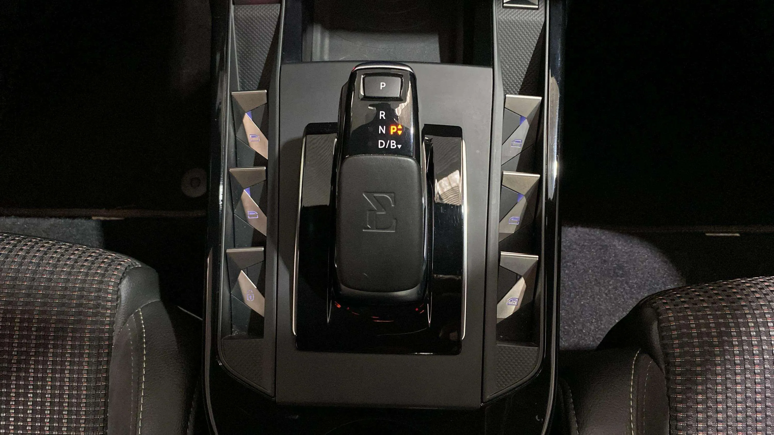 DS DS 3 Crossback E-Tense /h Performance Line - foto 32