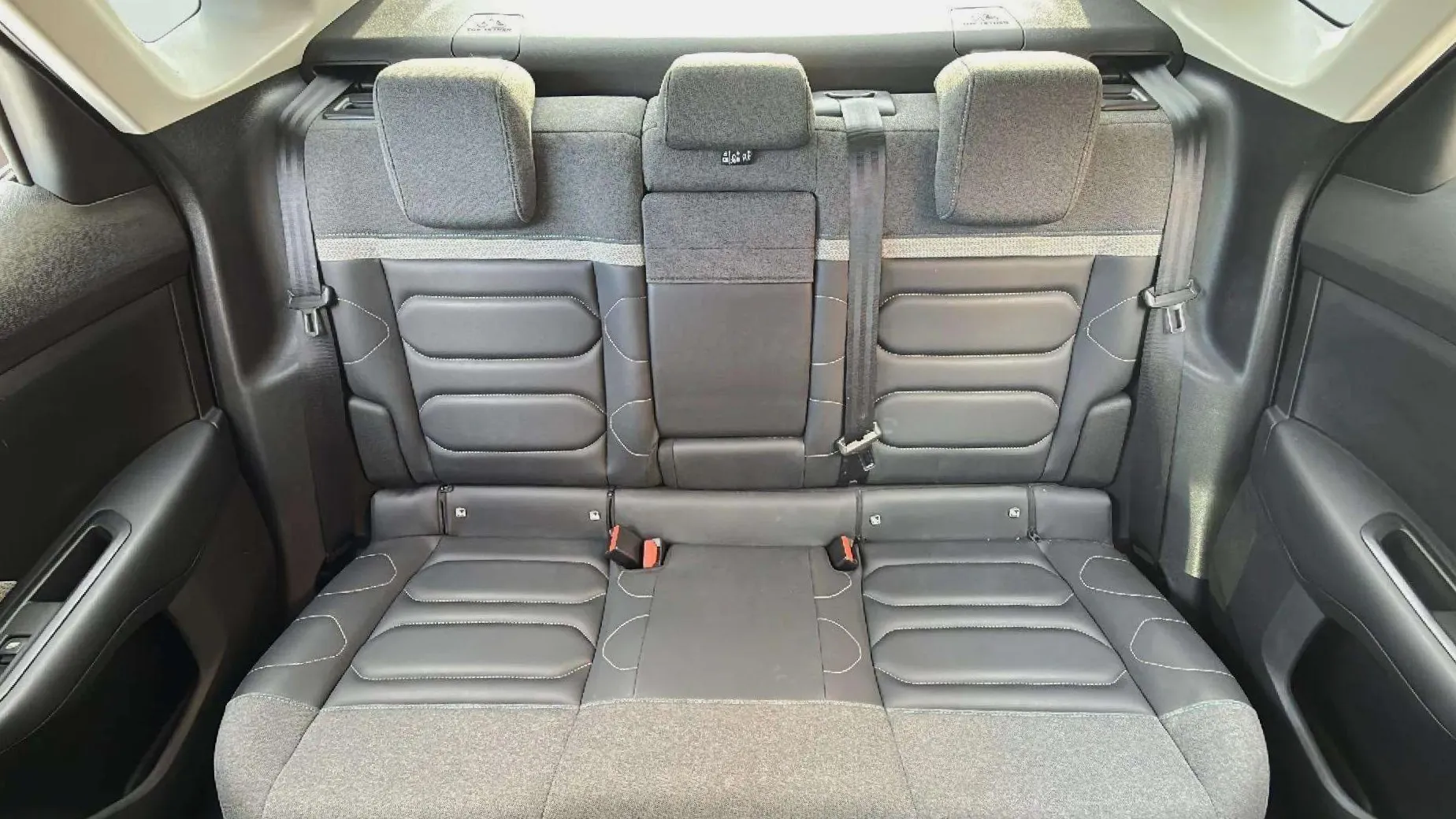 Citroën C4 X PureTech 130 EAT8 Feel Pack - foto 31