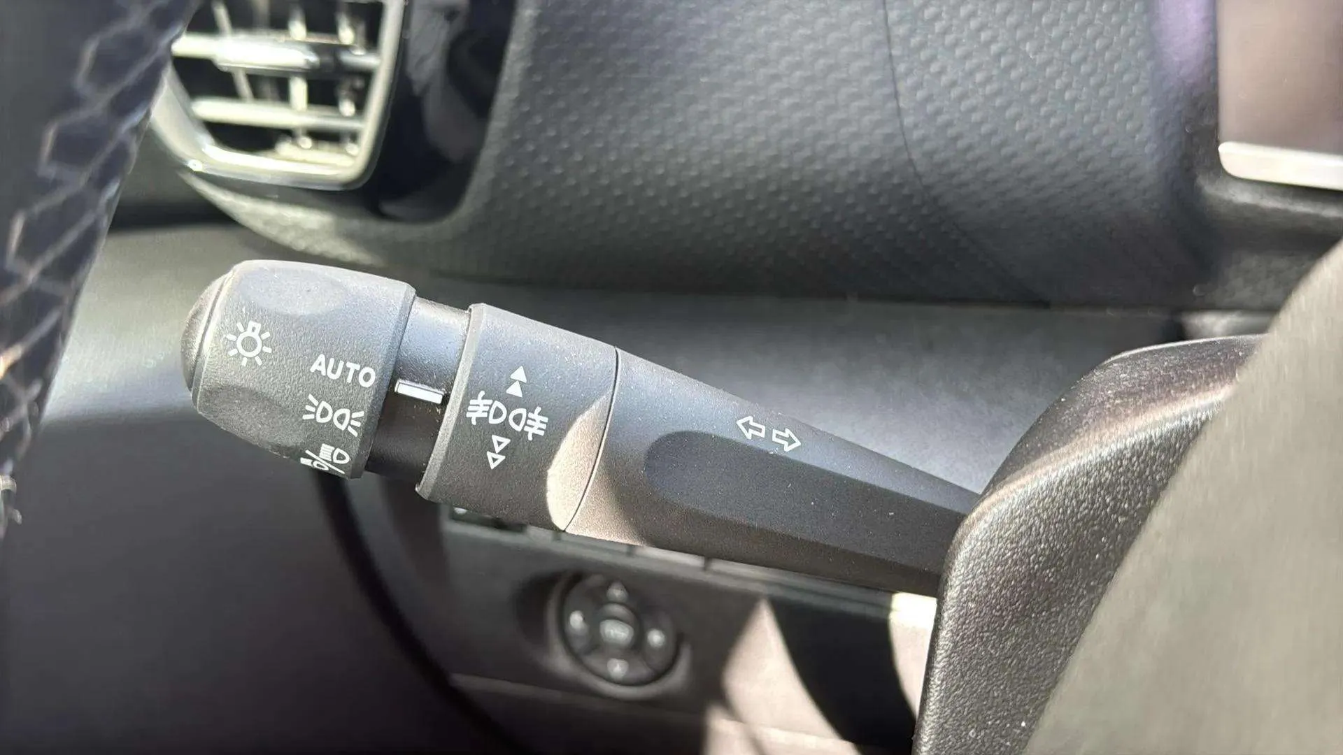 Citroën C4 X PureTech 130 EAT8 Feel Pack - foto 19