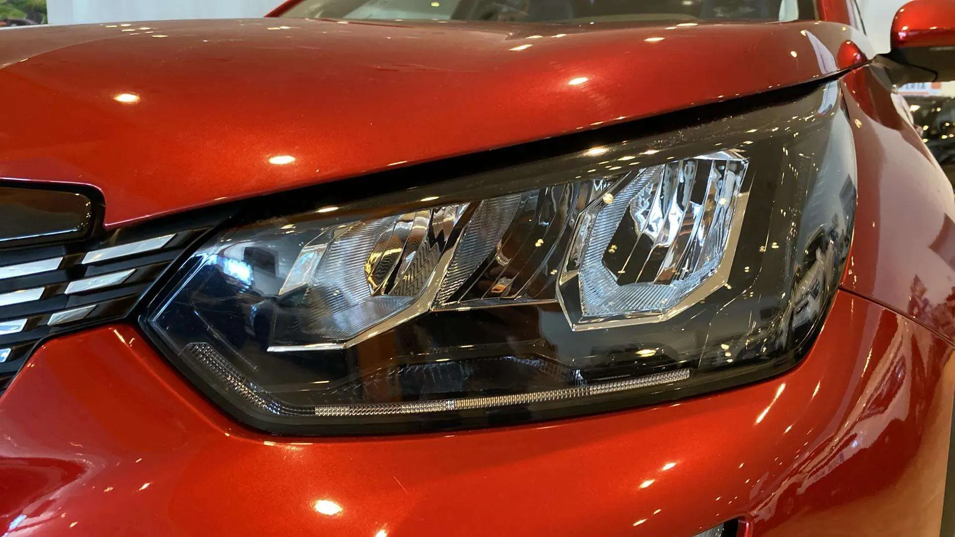 Peugeot 2008 Allure PureTech 100 BVM6 - foto 30