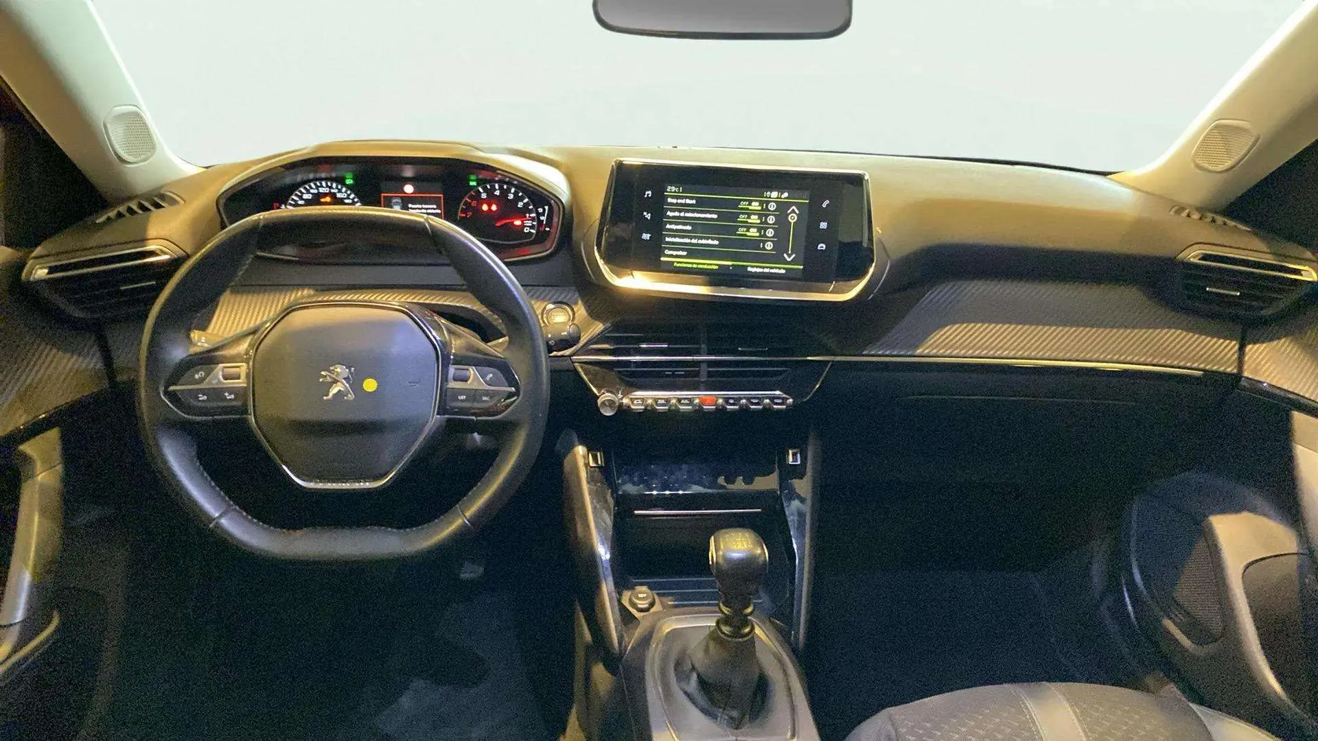 Peugeot 2008 Allure PureTech 100 BVM6 - foto 19