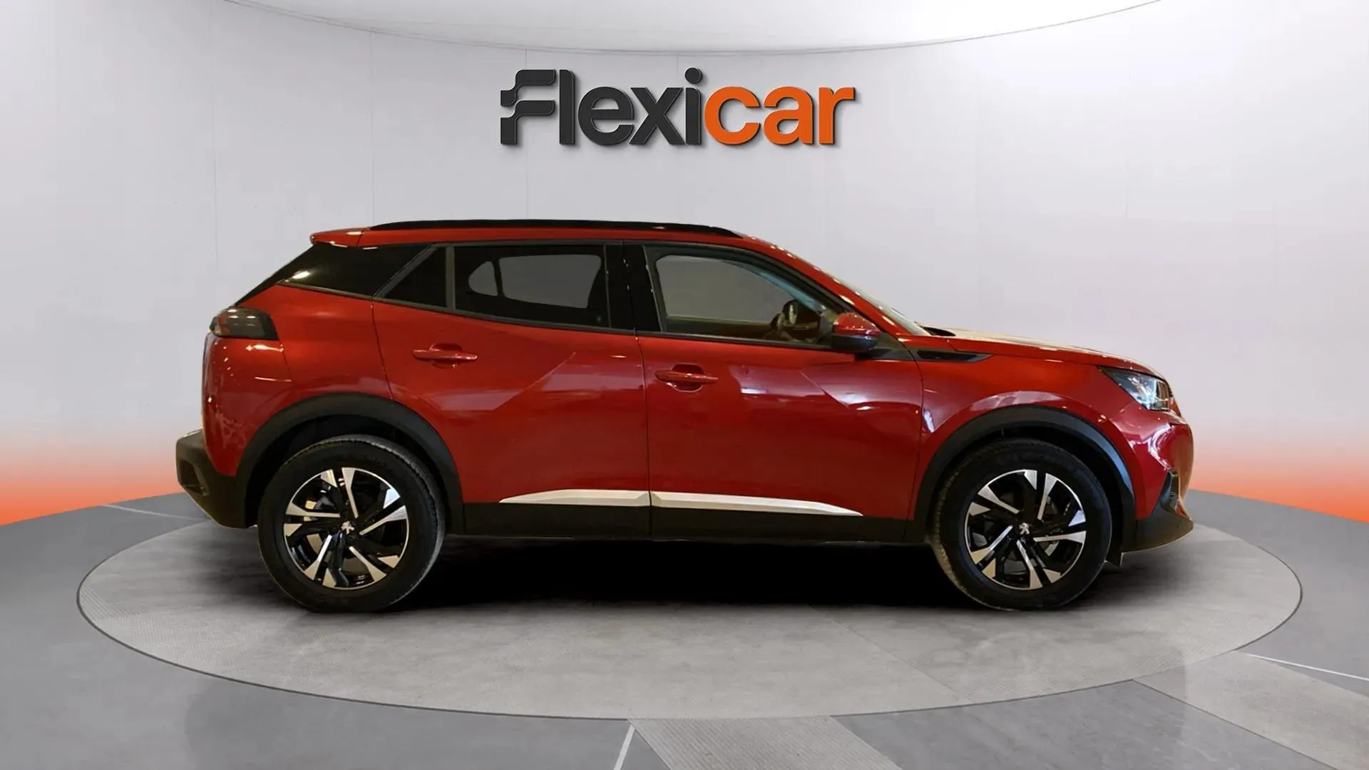 Peugeot 2008 Allure PureTech 100 BVM6 - foto 8