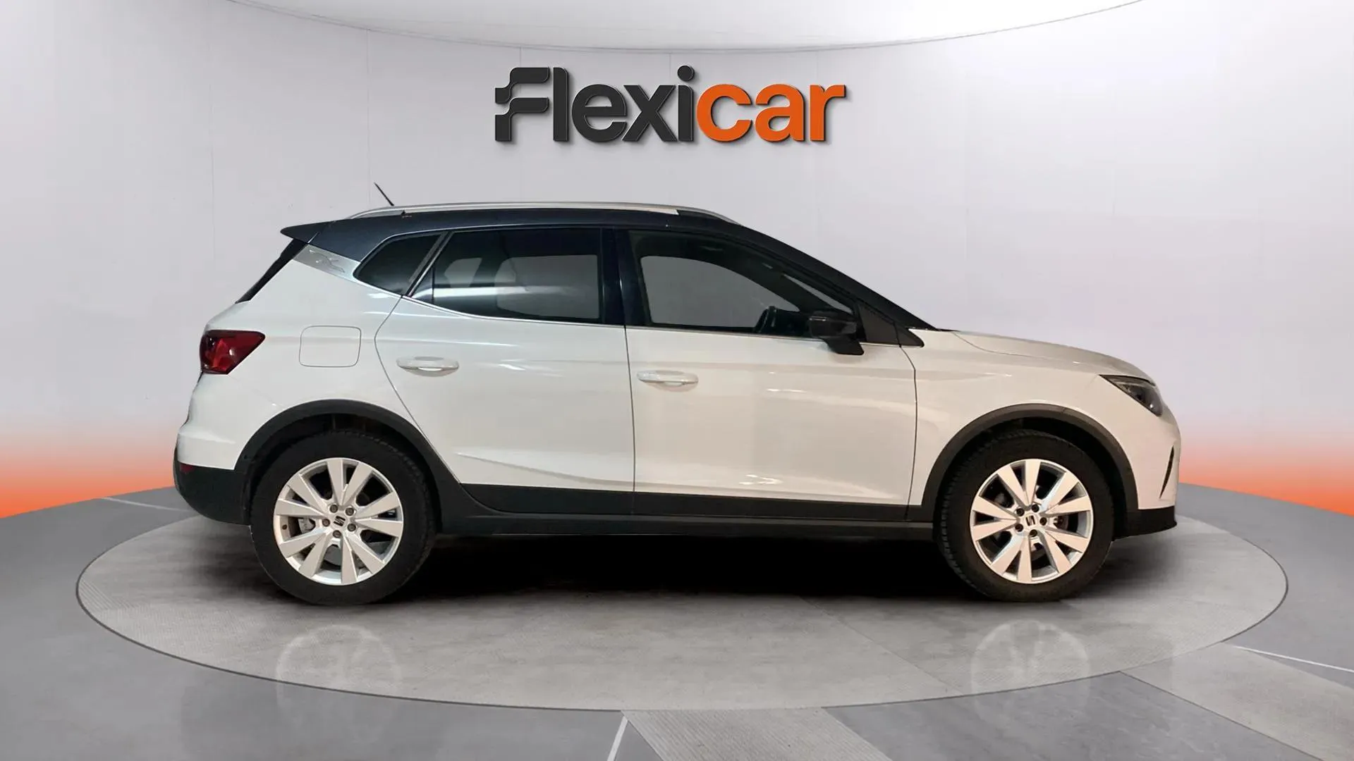 SEAT Arona 1.0 TSI DSG FR - foto 8