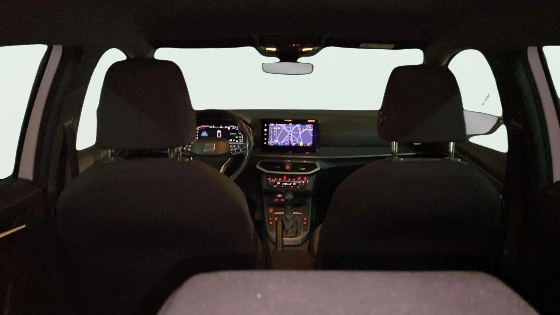 SEAT Arona 1.0 TSI DSG FR - foto 25