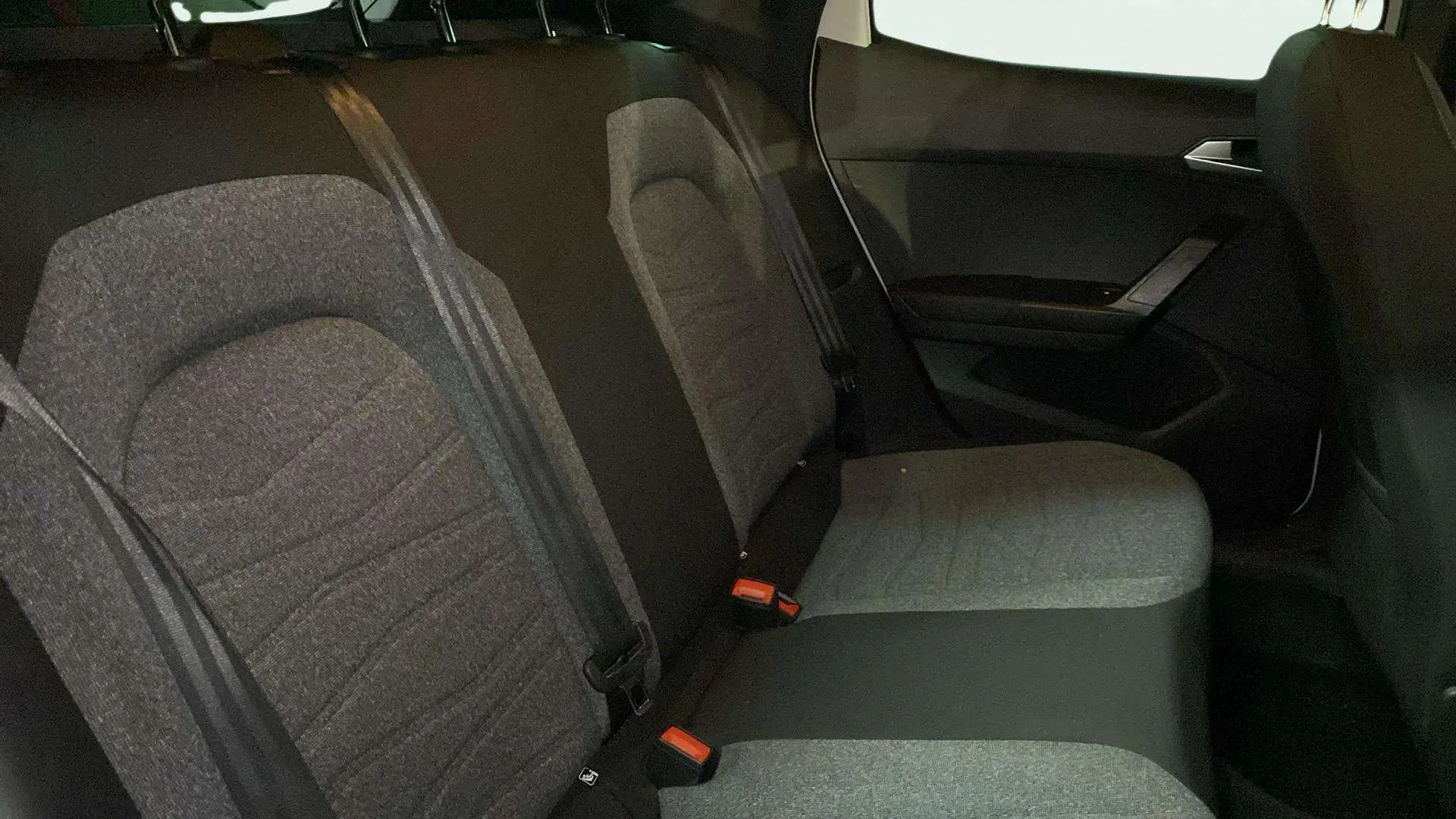 SEAT Arona 1.0 TSI DSG FR - foto 24