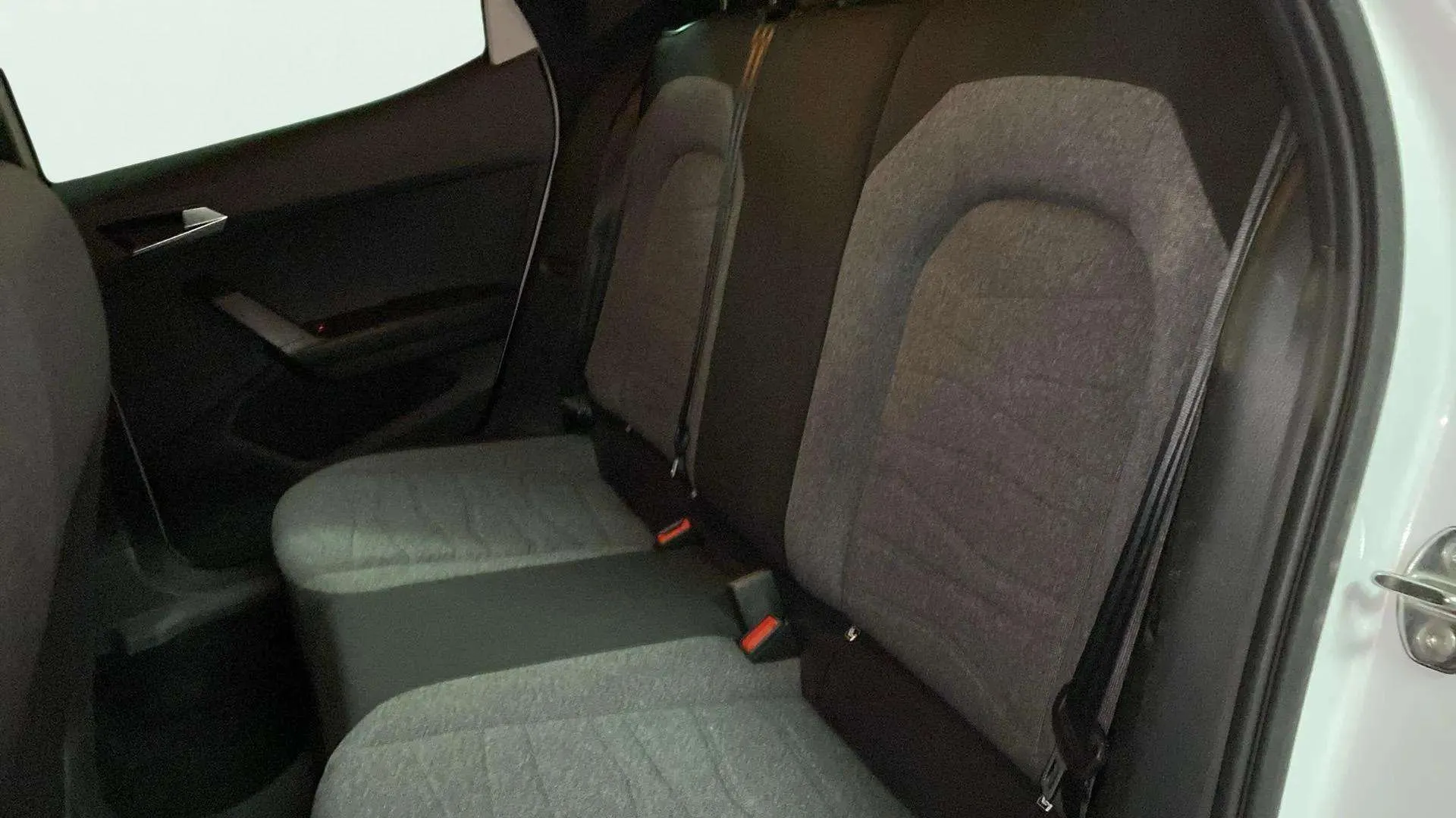 SEAT Arona 1.0 TSI DSG FR - foto 23