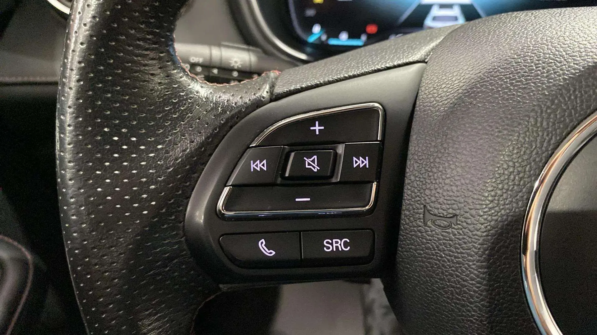 MG HS 1.5 Turbo GDI Comfort DCT - foto 17