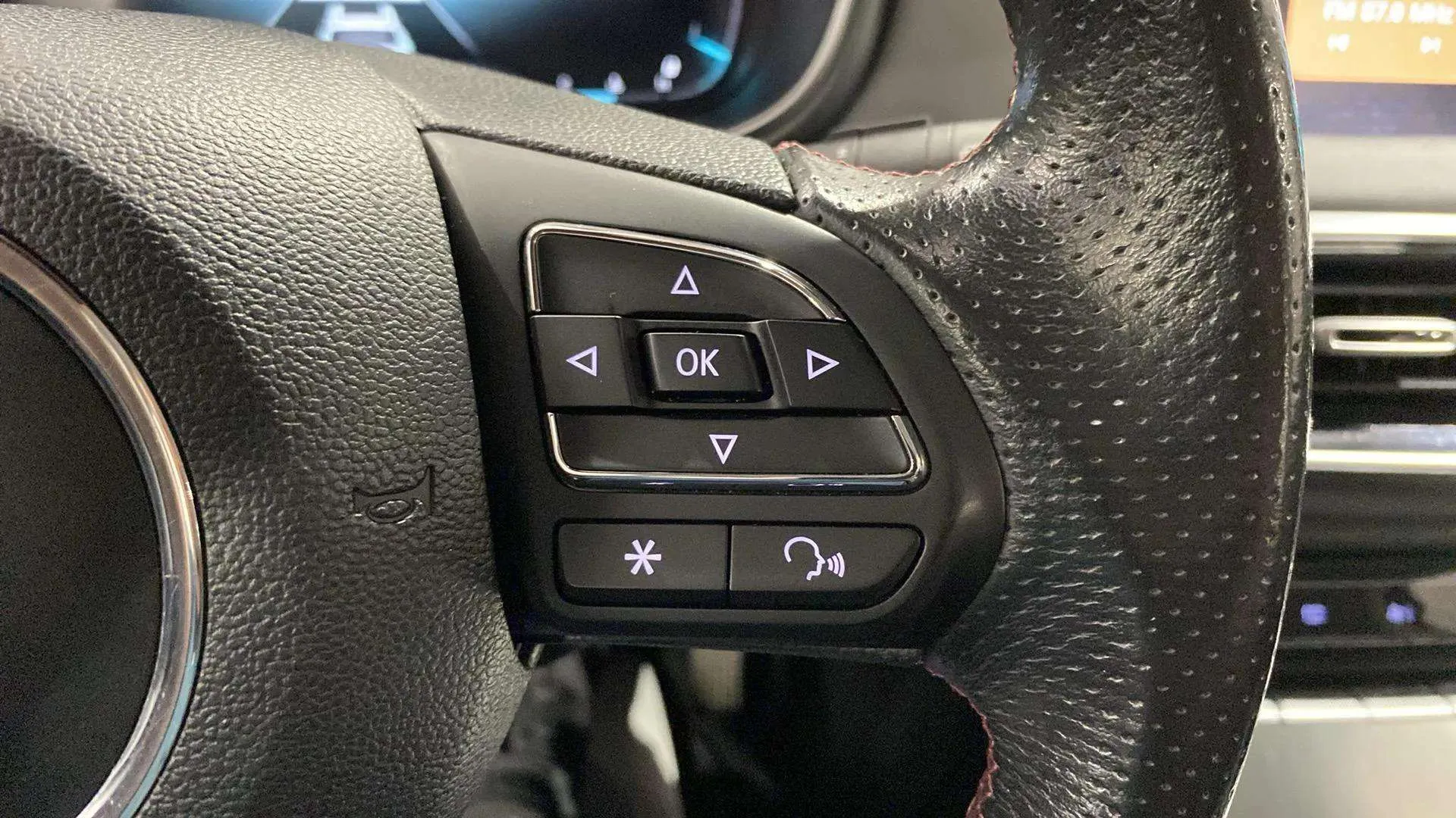 MG HS 1.5 Turbo GDI Comfort DCT - foto 18