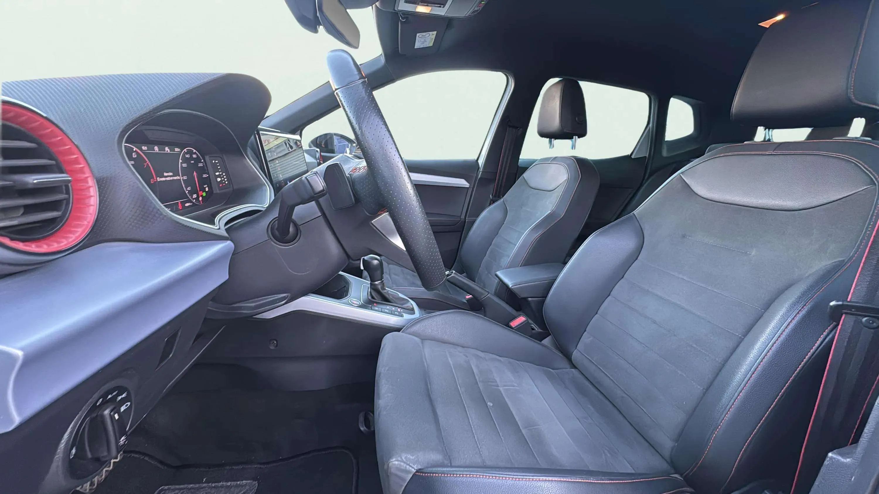SEAT Arona 1.5 TSI DSG FR - foto 22