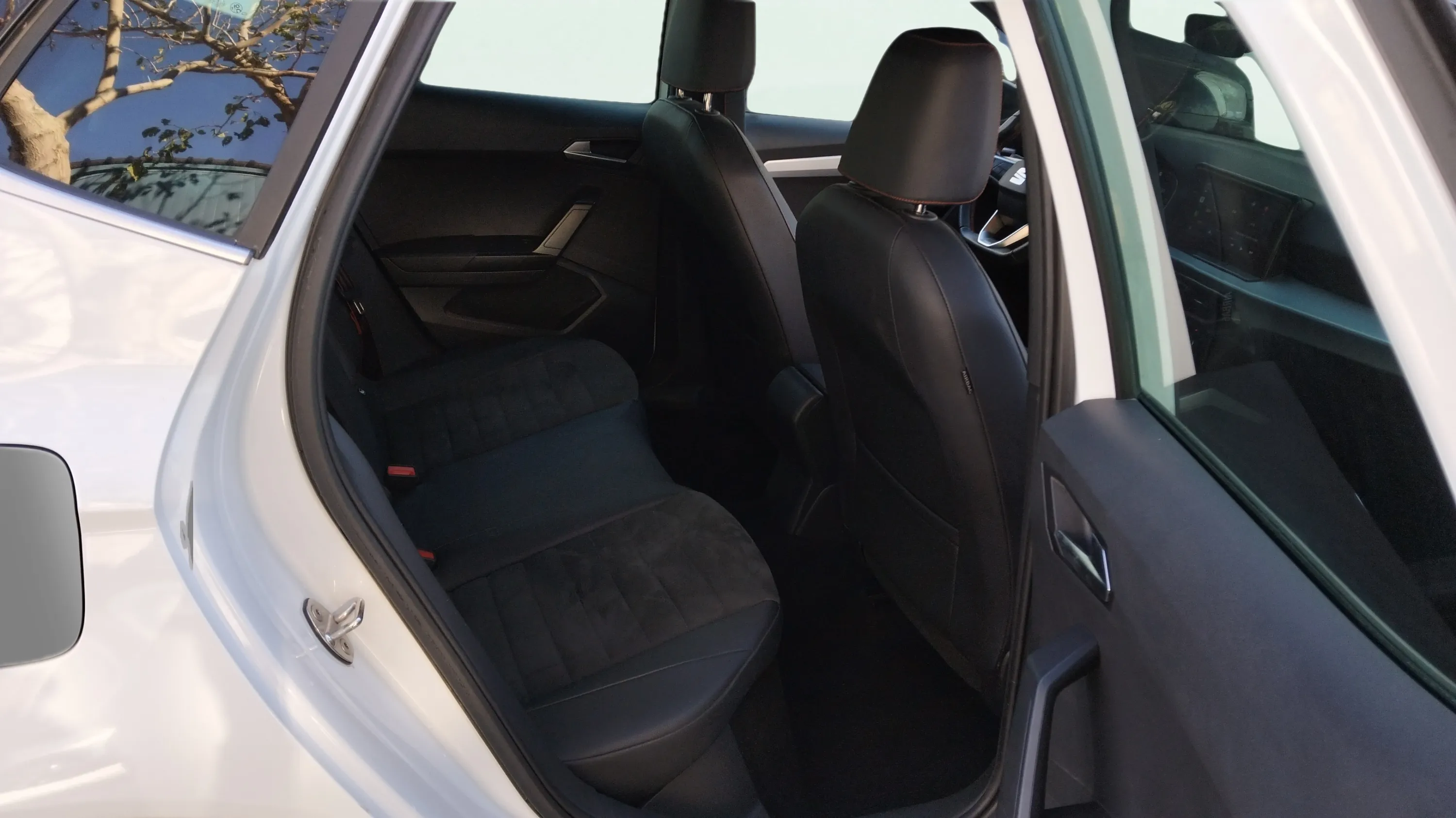 SEAT Arona 1.5 TSI DSG FR - foto 12