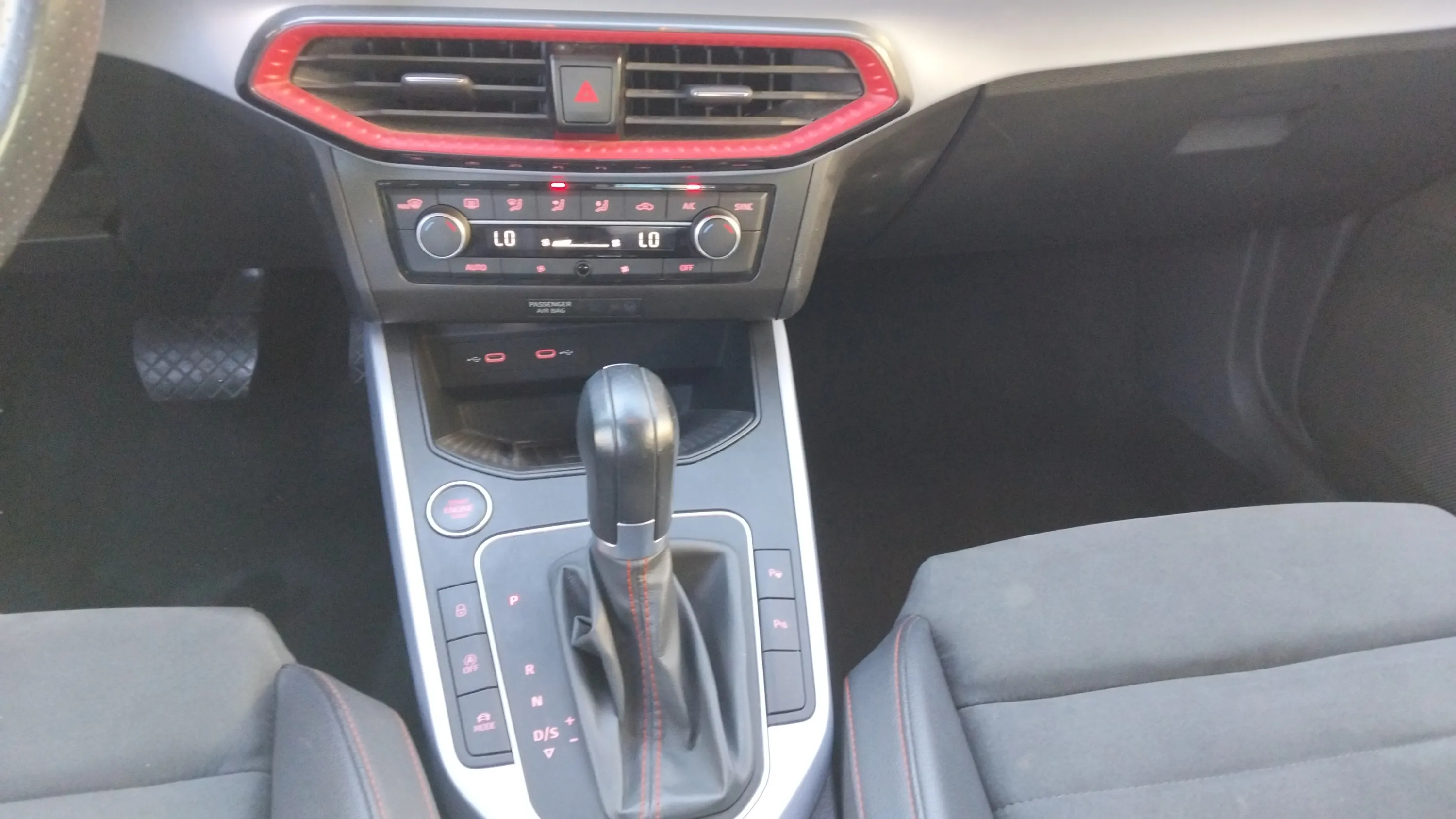 SEAT Arona 1.5 TSI DSG FR - foto 10