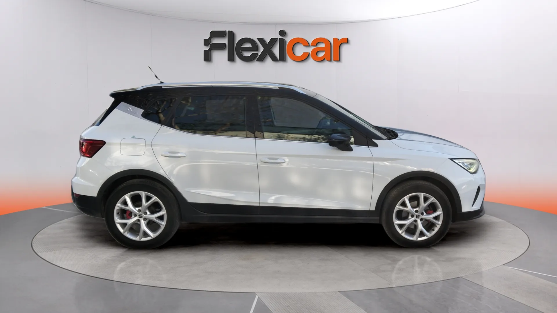SEAT Arona 1.5 TSI DSG FR - foto 3