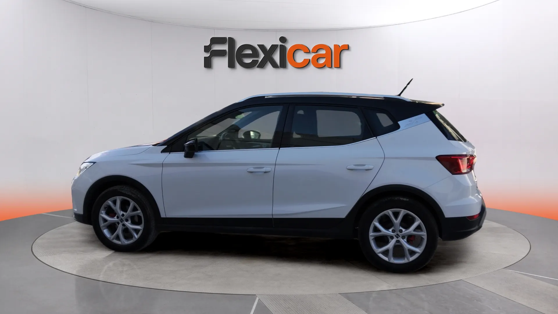 SEAT Arona 1.5 TSI DSG FR - foto 5