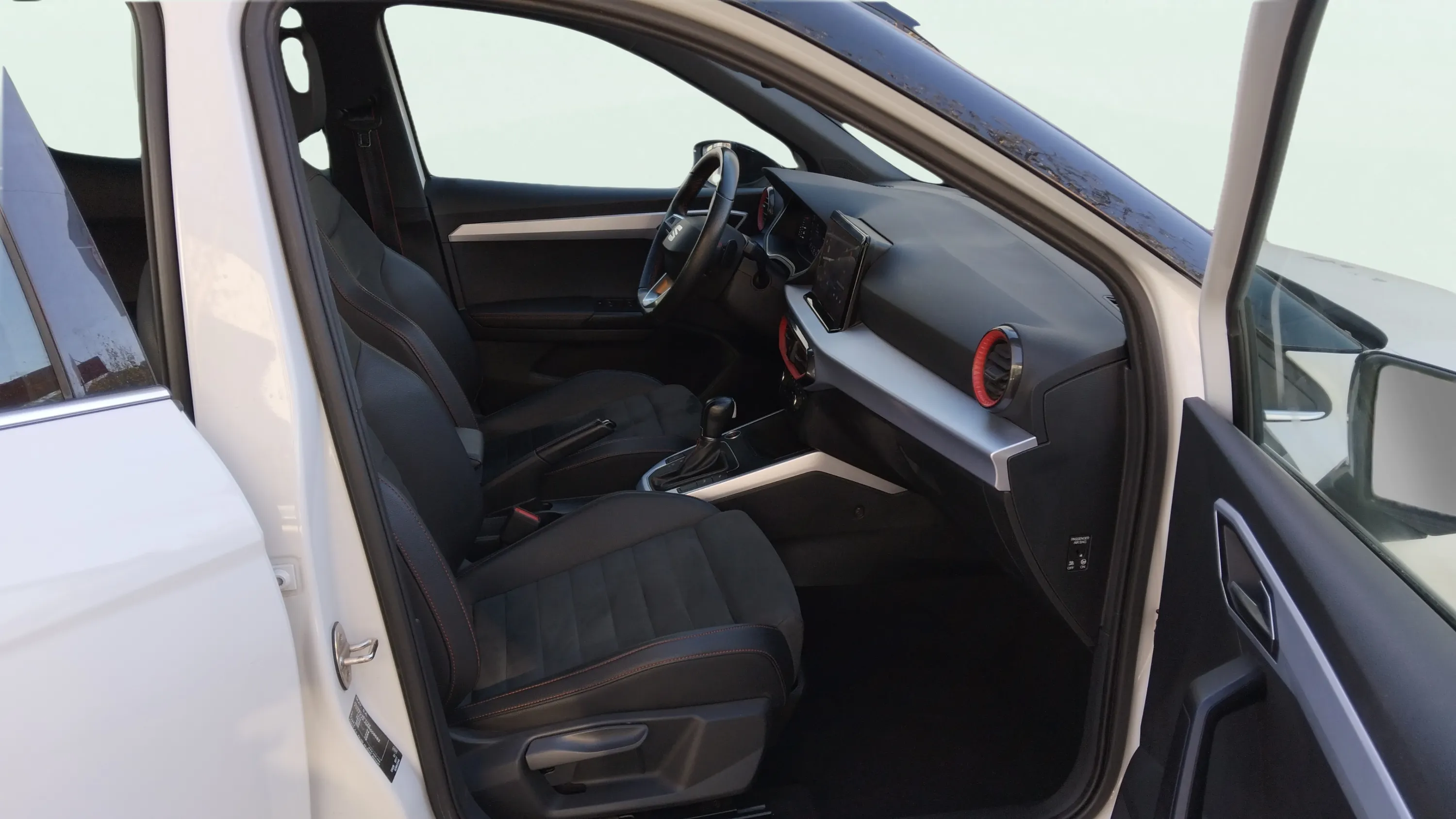 SEAT Arona 1.5 TSI DSG FR - foto 11