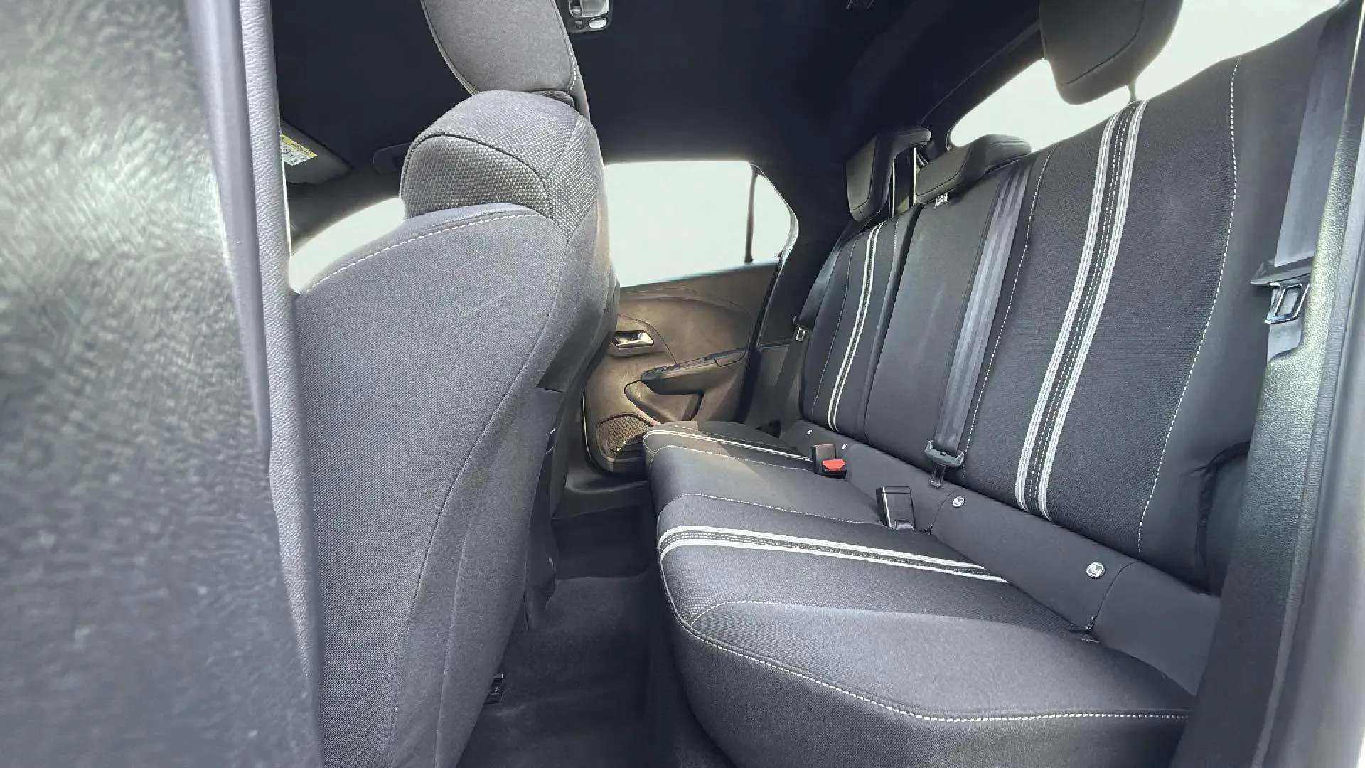 Opel Corsa 1.2T XHL GS - foto 12