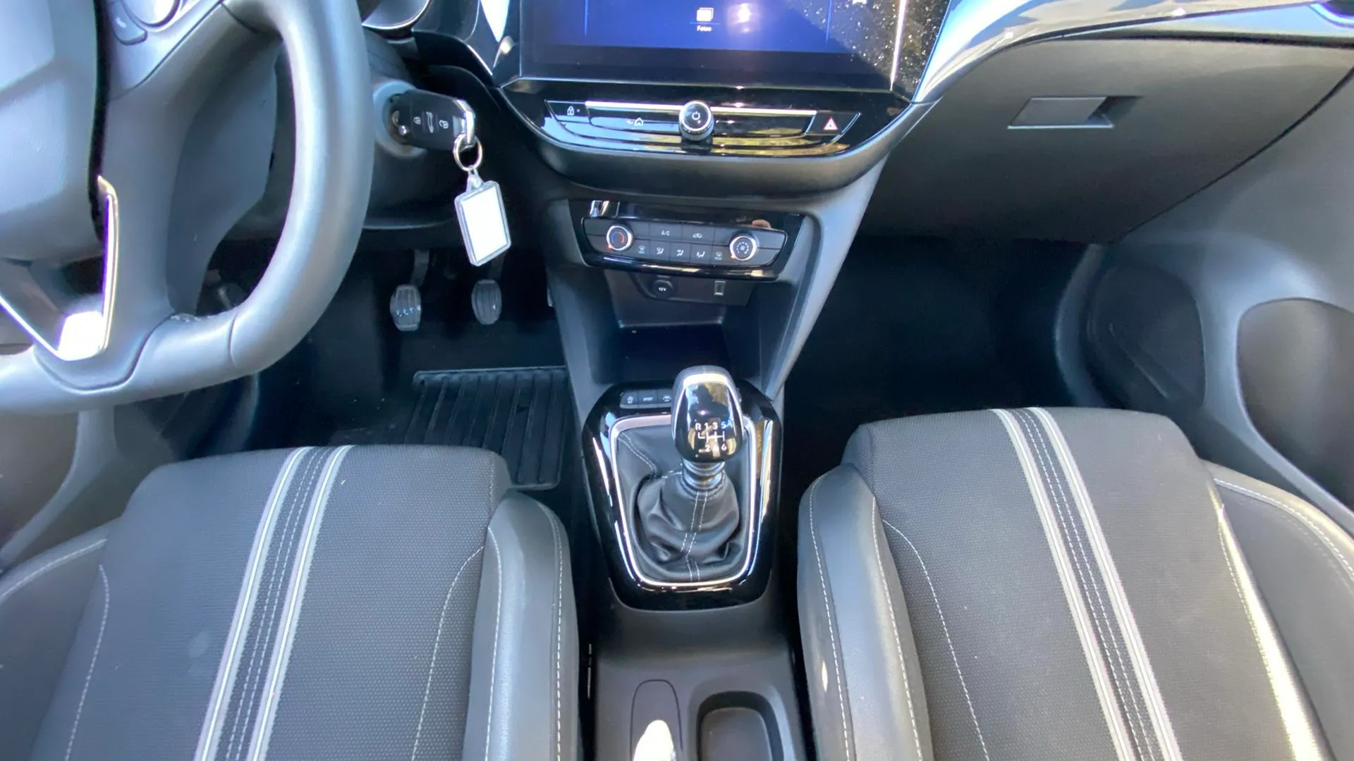 Opel Corsa 1.2T XHL GS - foto 11
