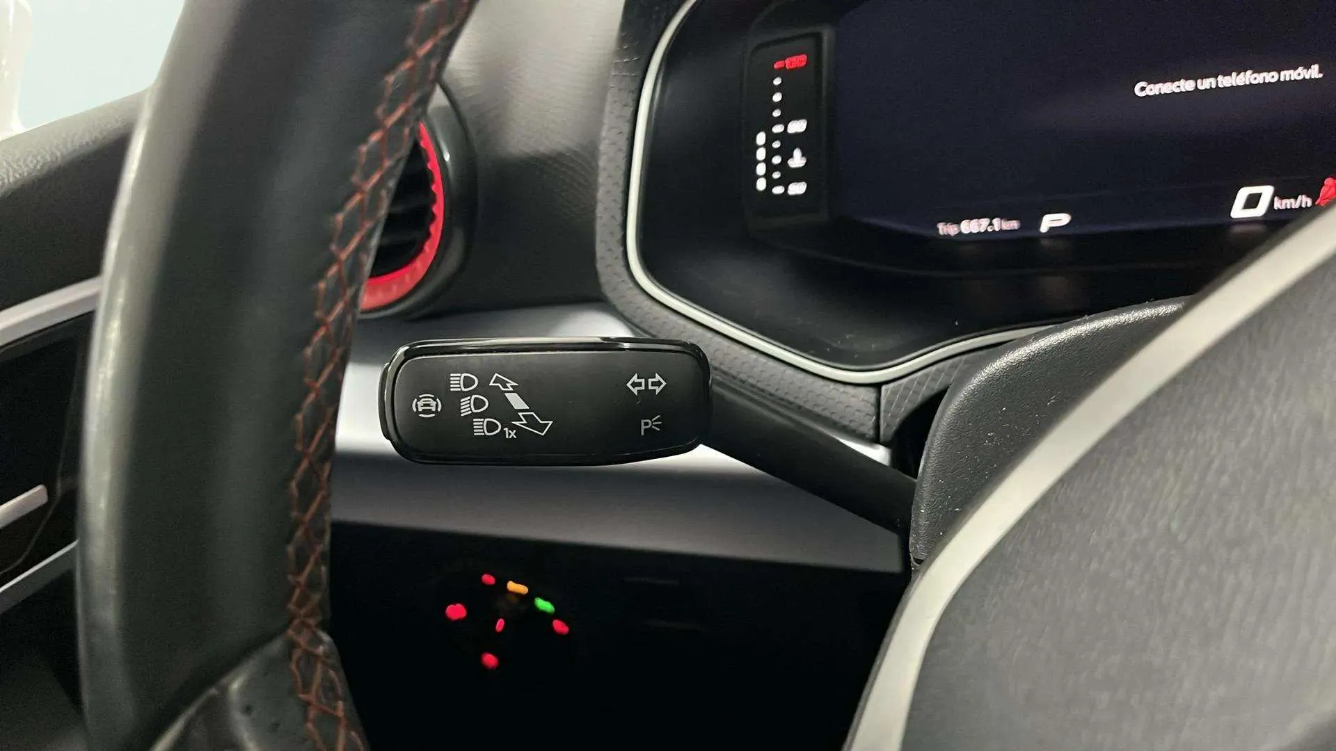 SEAT Arona 1.5 TSI DSG FR - foto 13