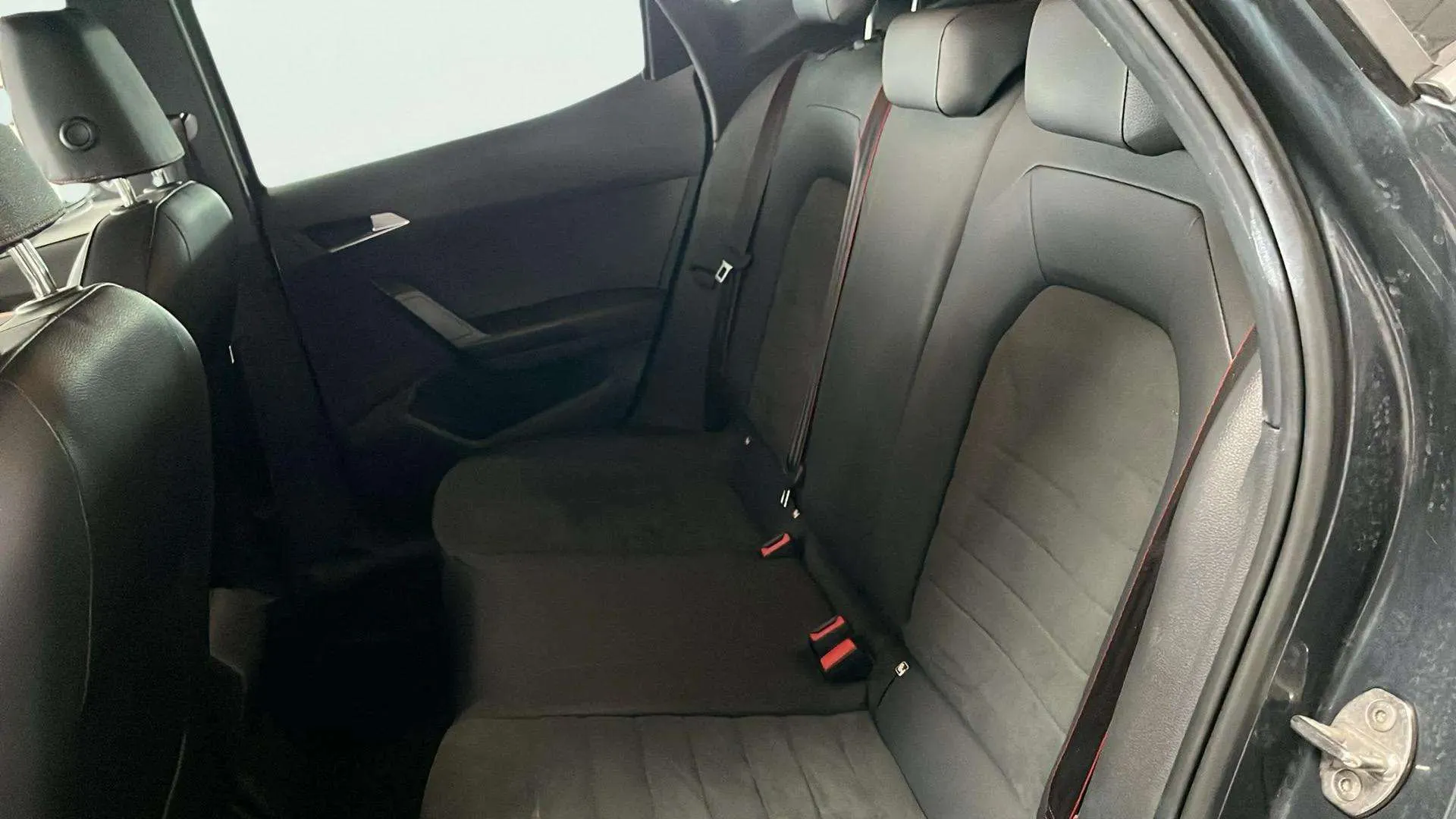 SEAT Arona 1.5 TSI DSG FR - foto 22