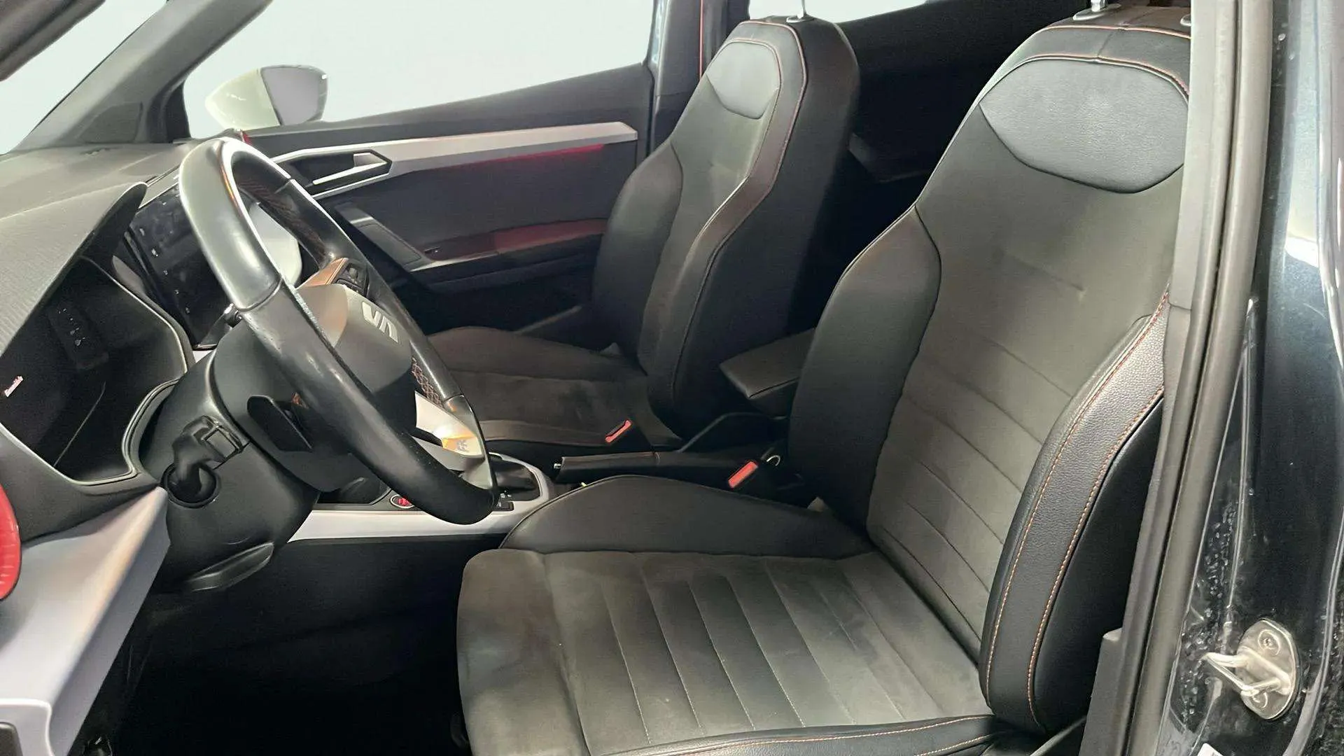 SEAT Arona 1.5 TSI DSG FR - foto 21