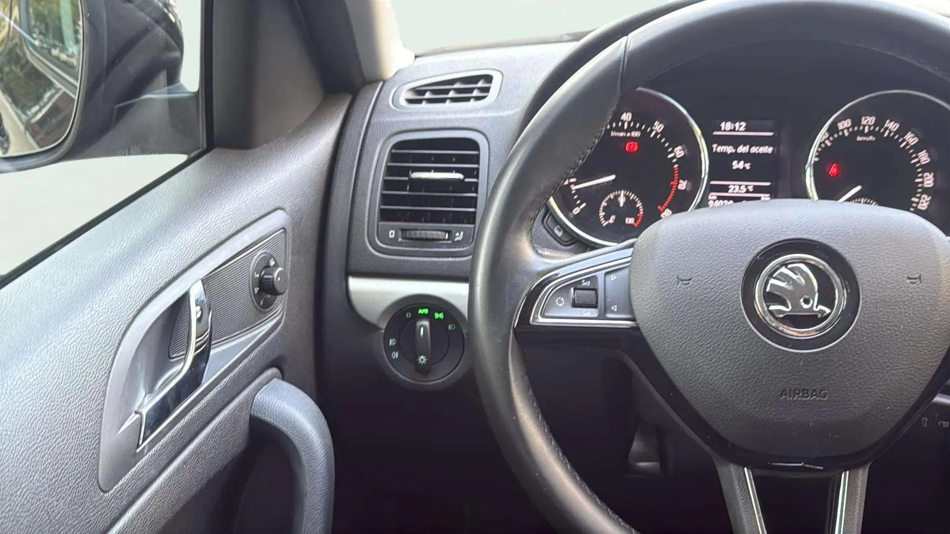 Škoda Yeti 1.2 TSI Outdoor Black - foto 14
