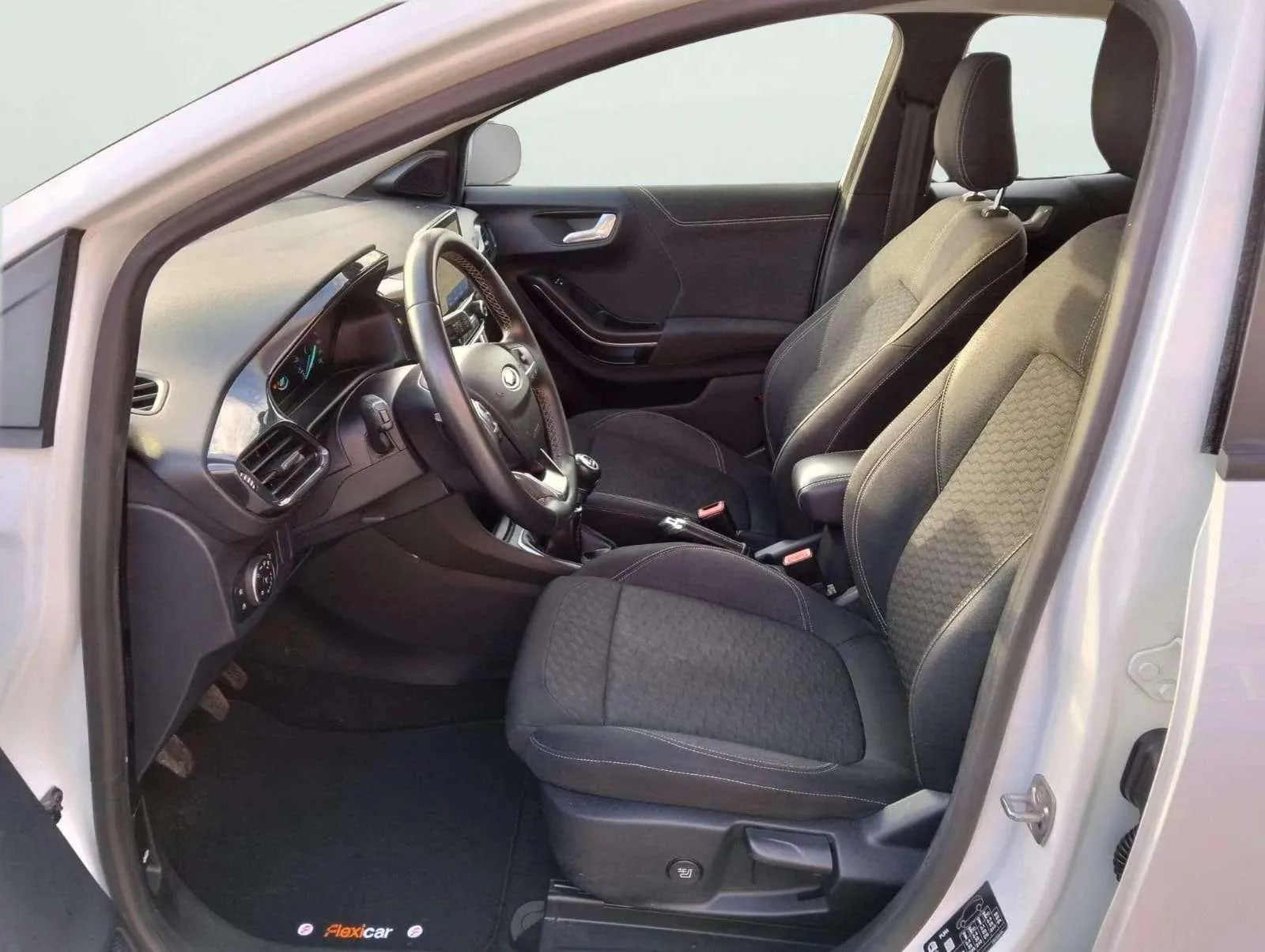 Ford Puma 1.0 EcoBoost Titanium - foto 11