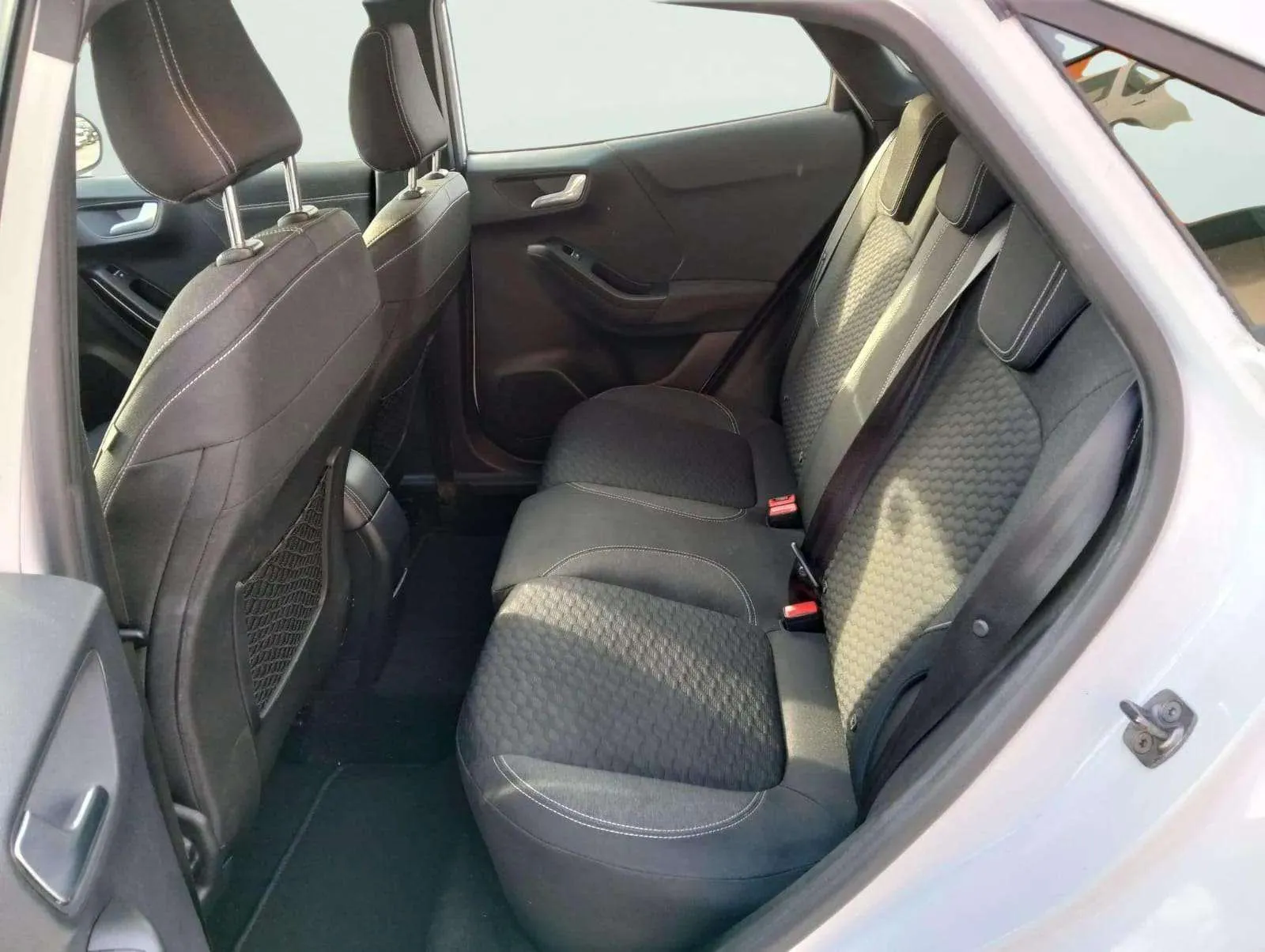 Ford Puma 1.0 EcoBoost Titanium - foto 12