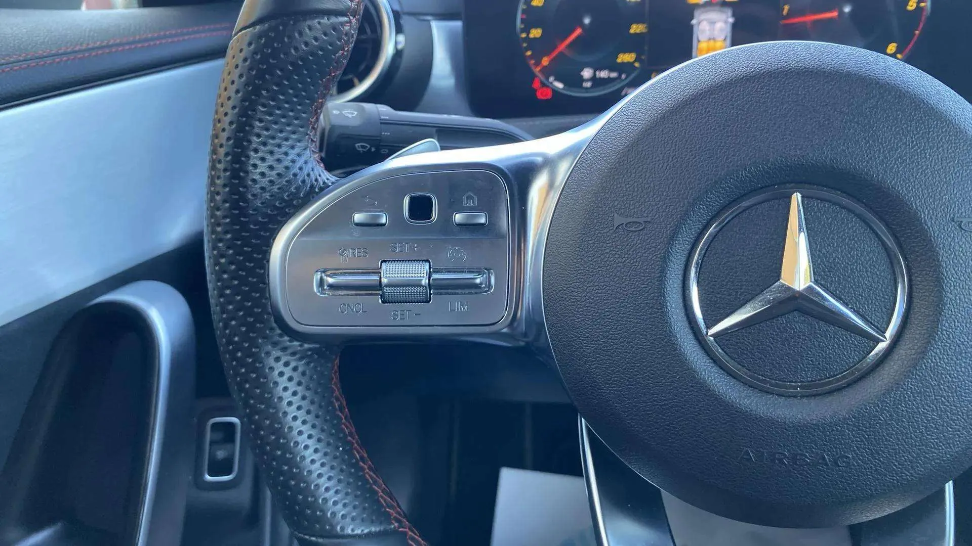 Mercedes-Benz CLA 200 D DCT - foto 14