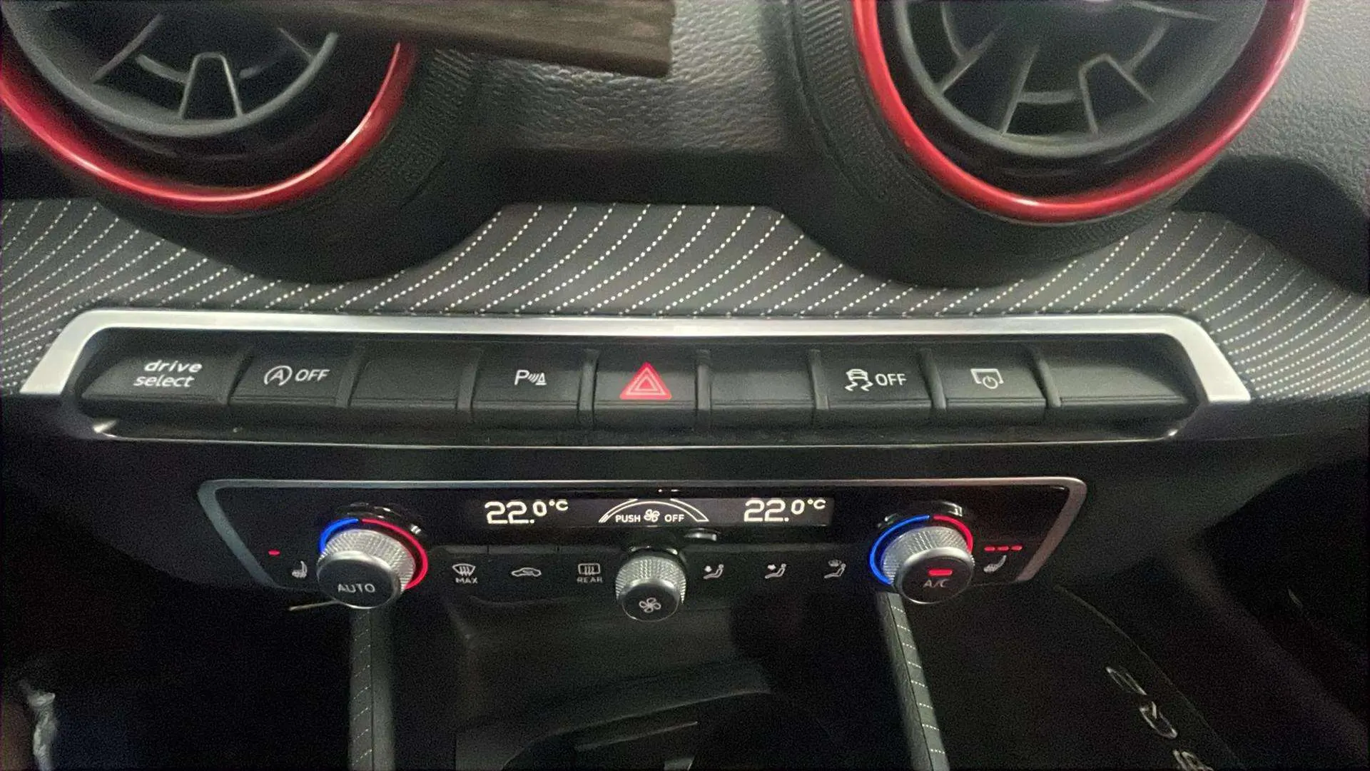 Audi Q2 SQ2 TFSI quattro S tronic - foto 25