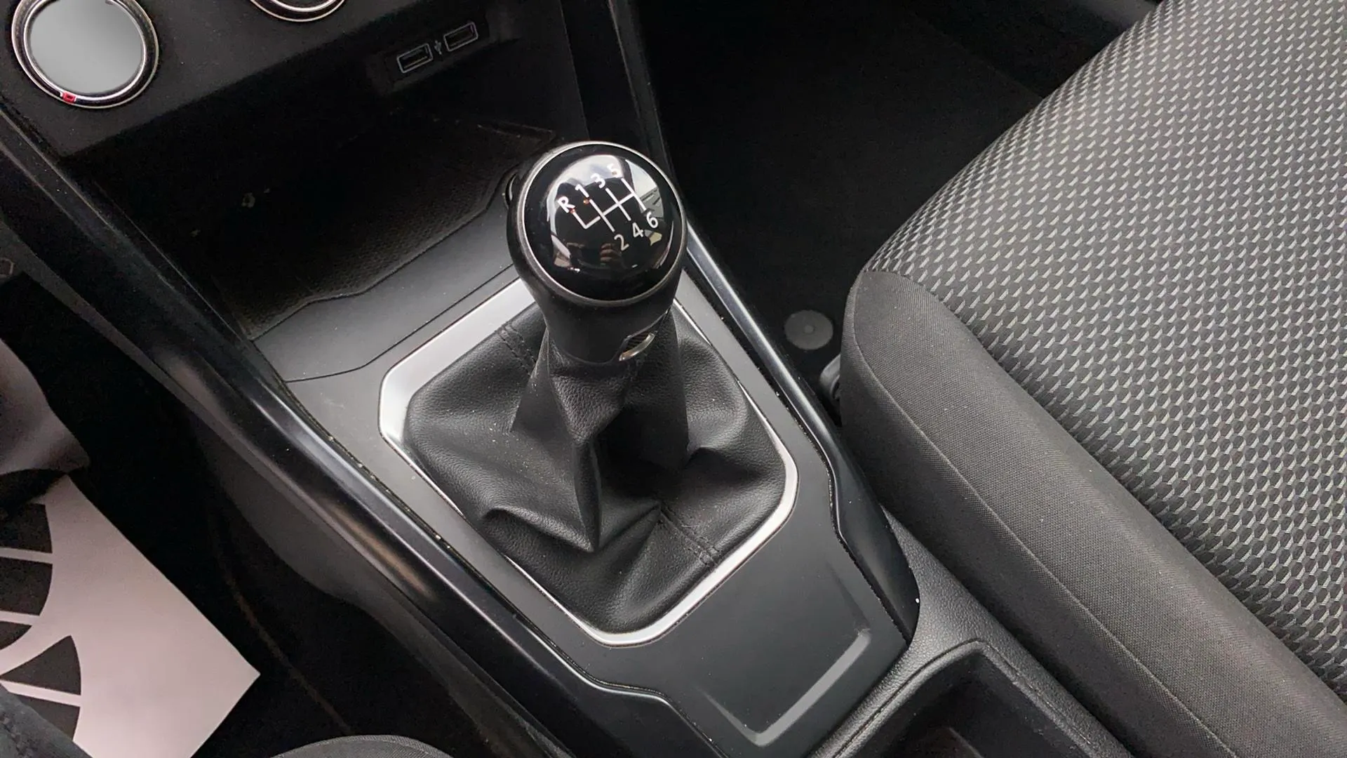 Volkswagen T-Roc Edition 1.6 TDI - foto 15