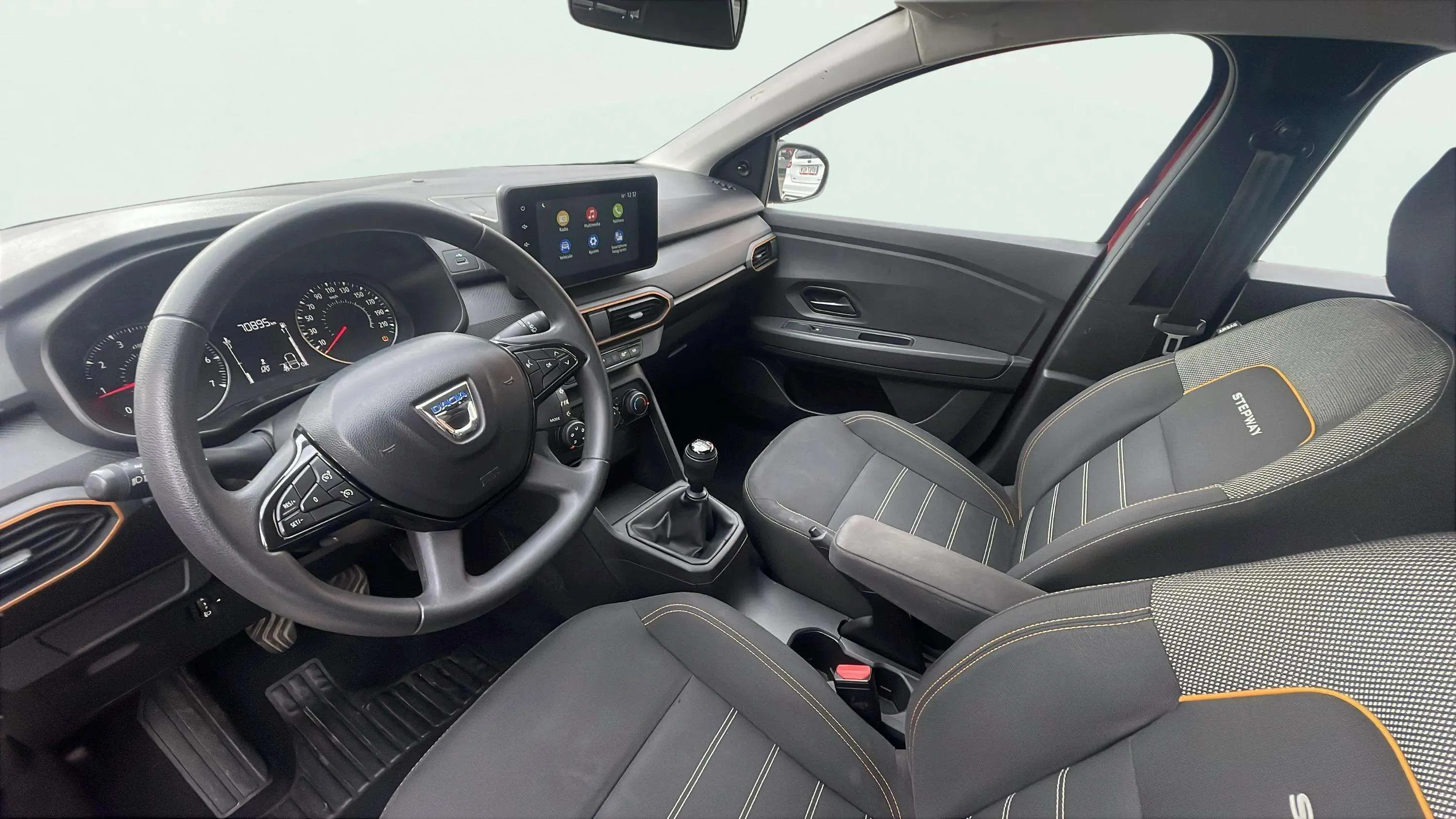 Dacia Sandero Stepway Essential TCe (90V) - foto 18