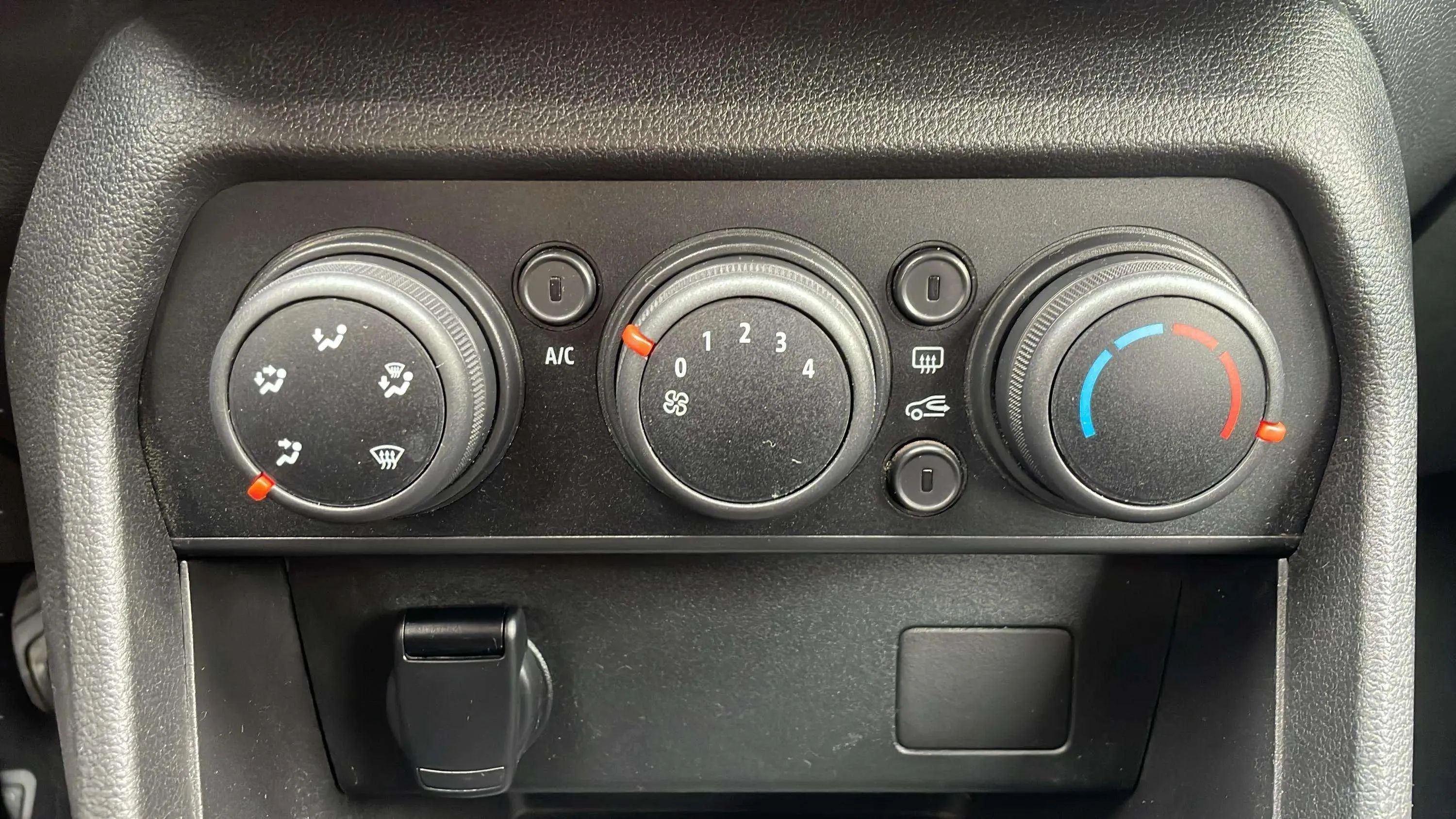 Dacia Sandero Stepway Essential TCe (90V) - foto 16
