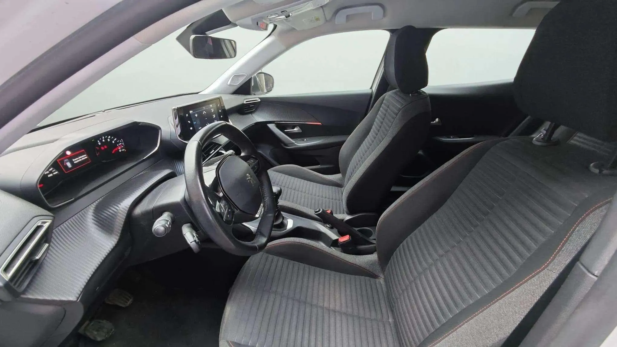 Peugeot 2008 Active PureTech 100 BVM6 - foto 24