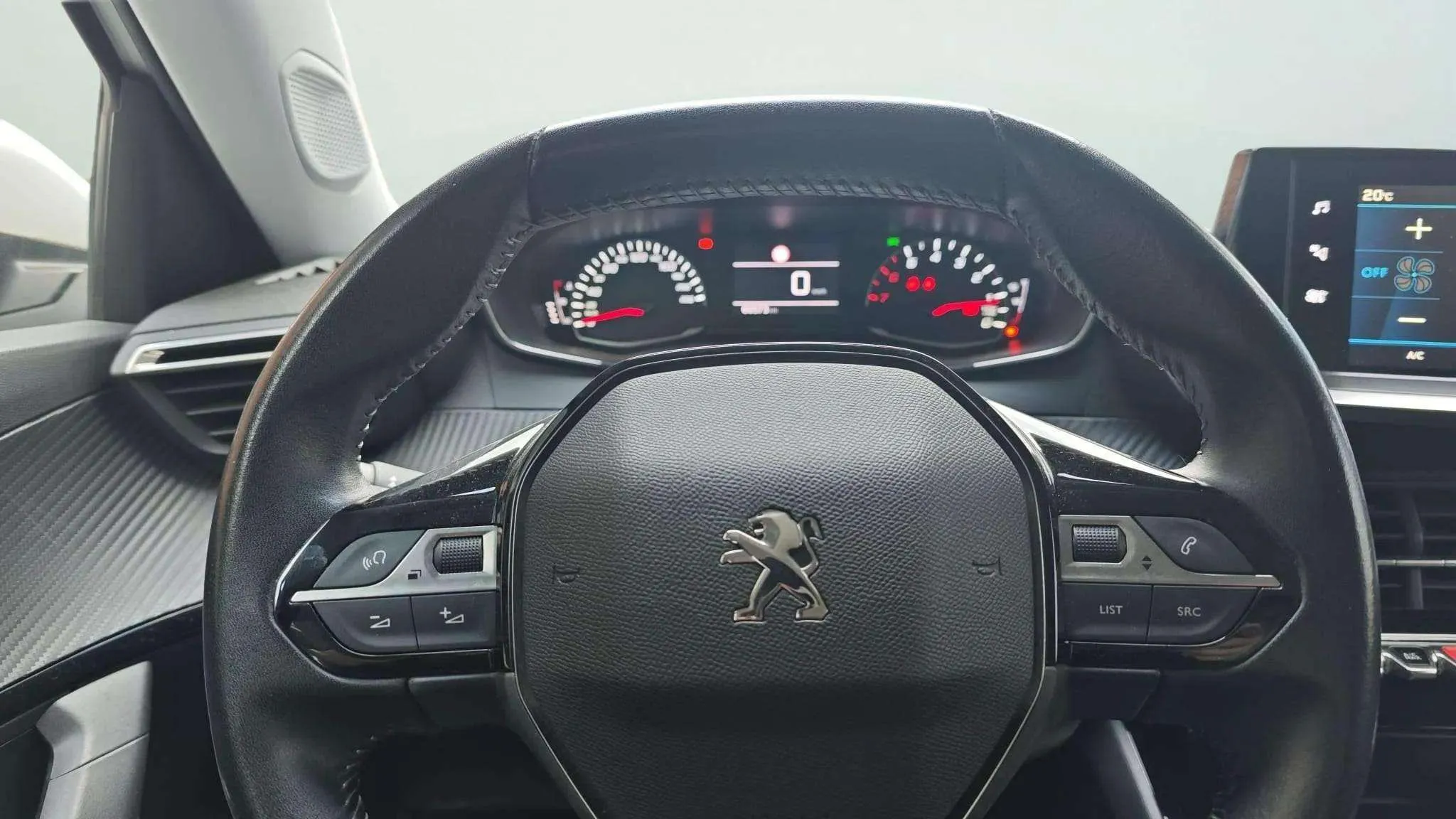 Peugeot 2008 Active PureTech 100 BVM6 - foto 10