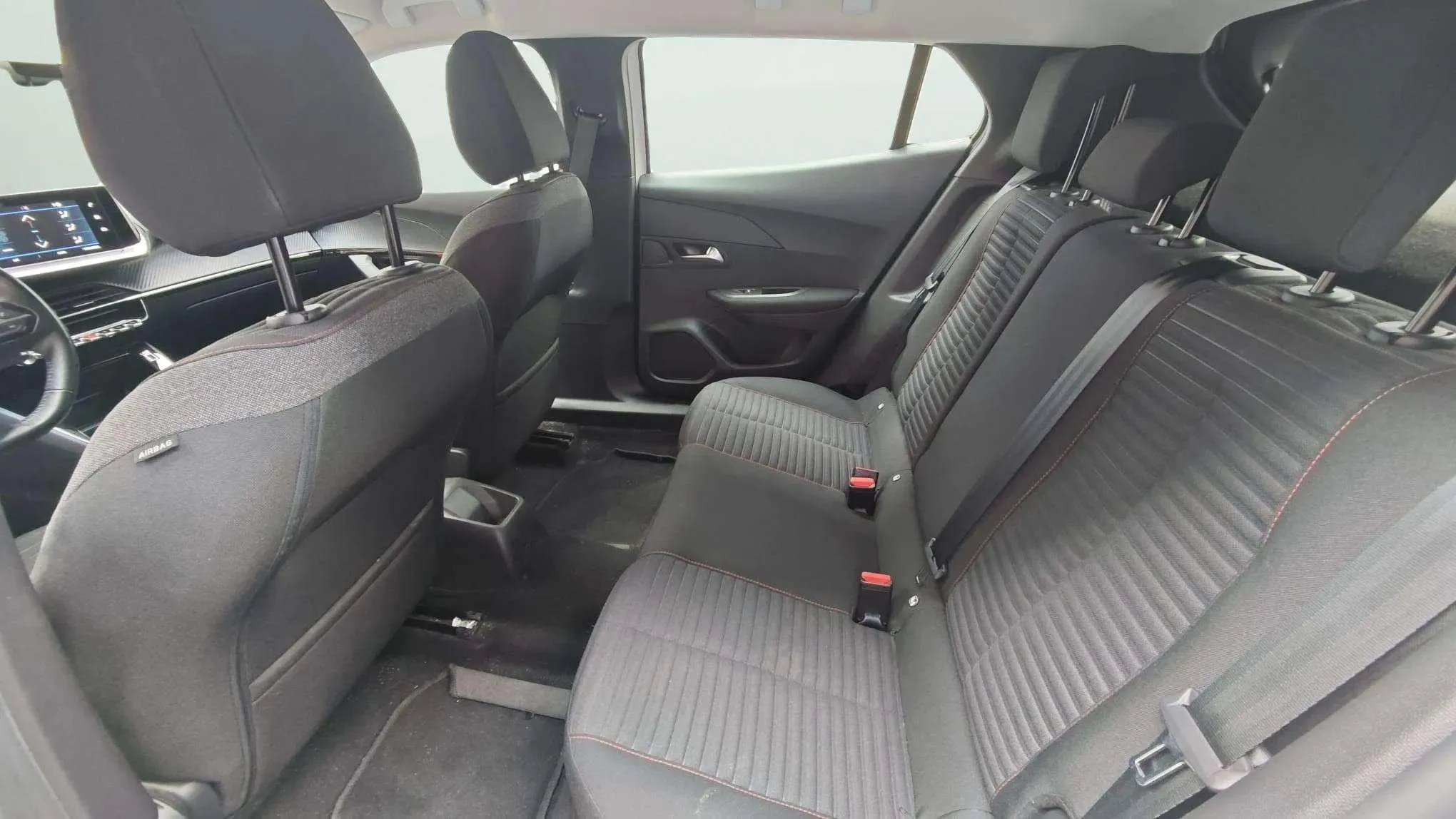 Peugeot 2008 Active PureTech 100 BVM6 - foto 25