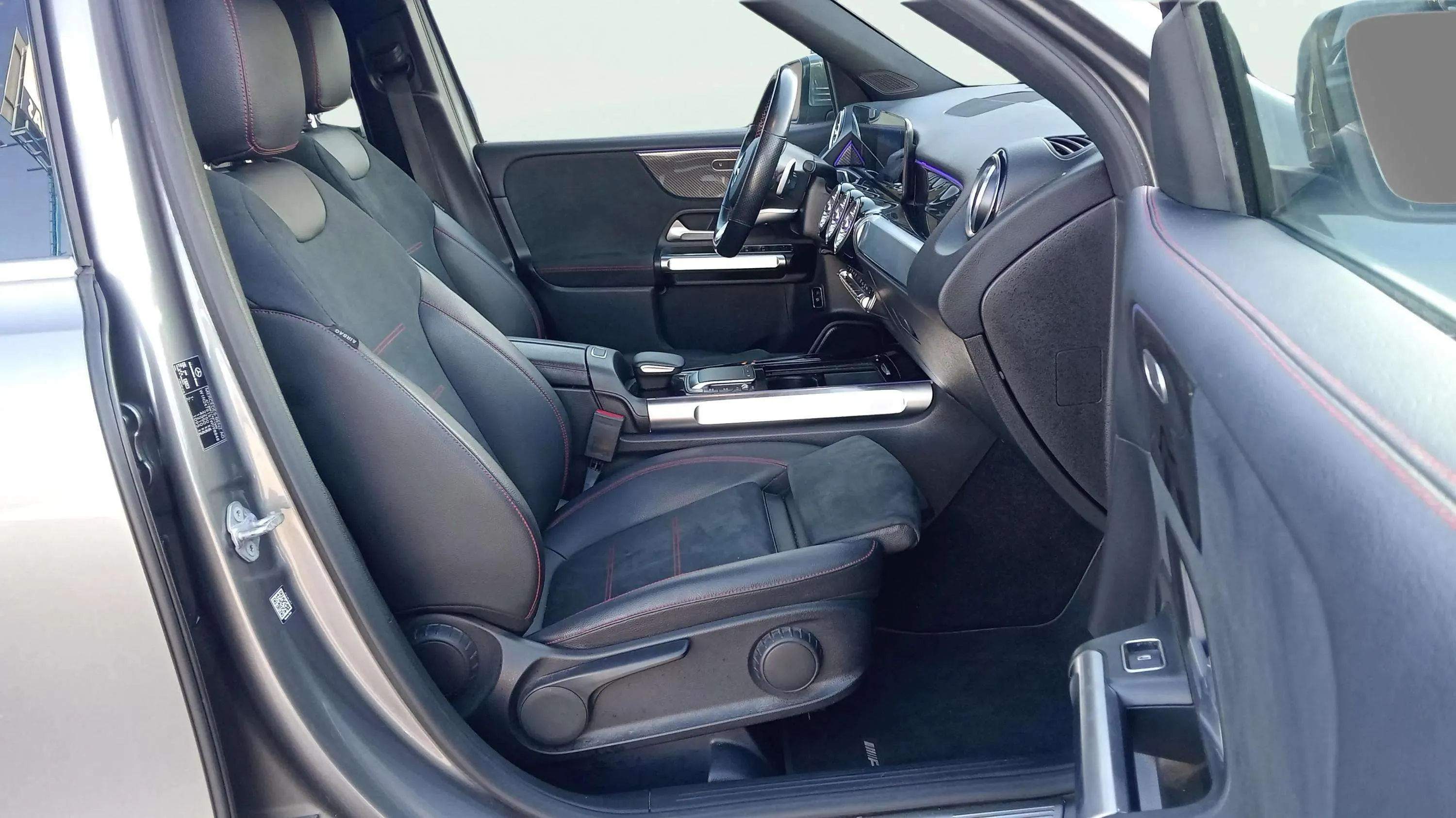 Mercedes-Benz GLB 2.0 GLB 220 D 4MATIC DCT - foto 19