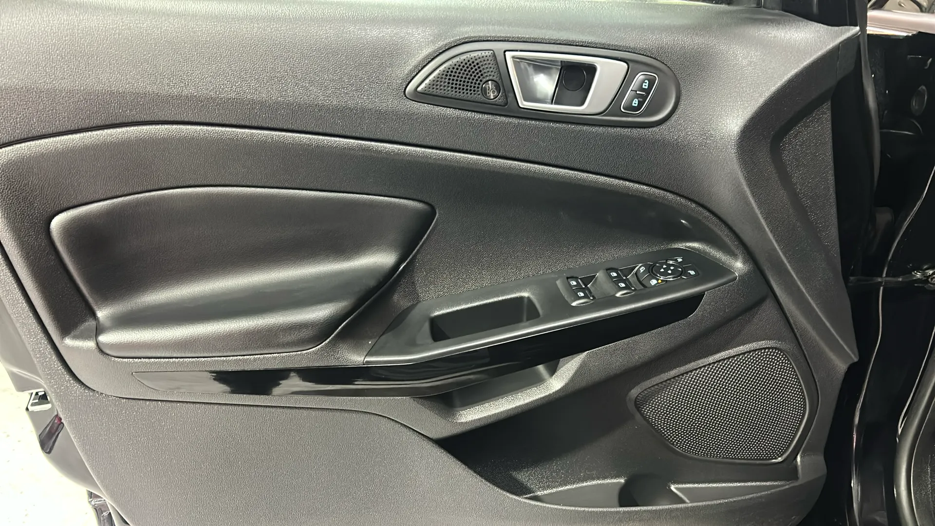 Ford EcoSport 1.0T EcoBoost ST Line - foto 19