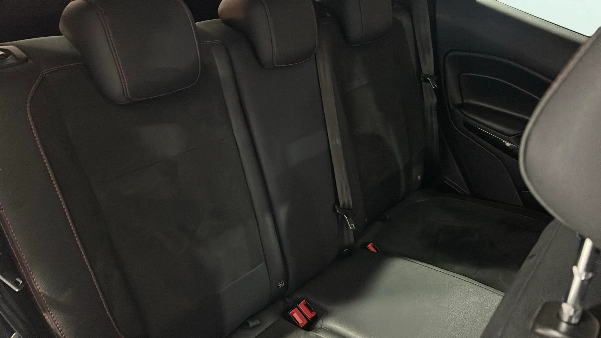 Ford EcoSport 1.0T EcoBoost ST Line - foto 21